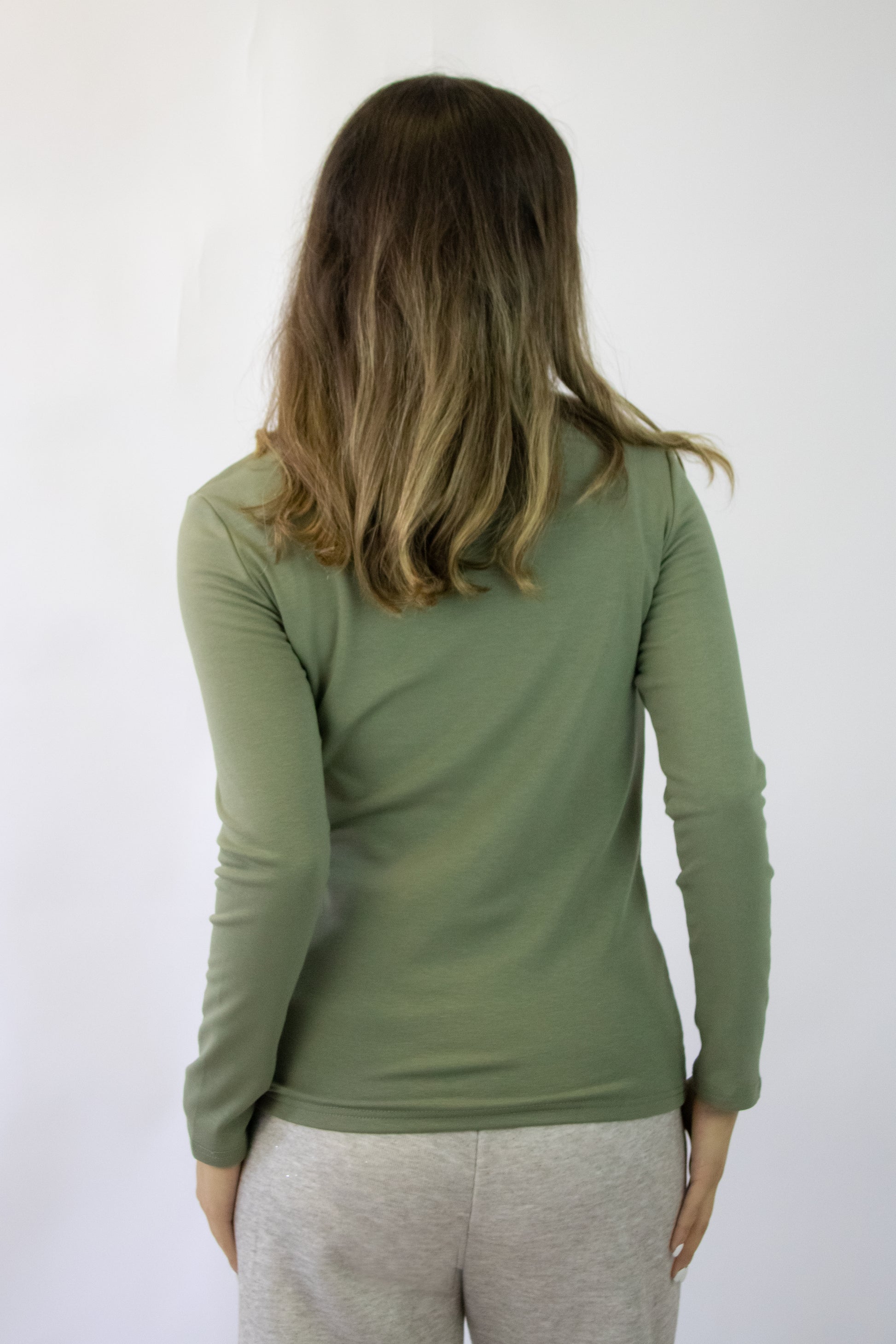 JW3601 Blusa Lisa Cuello de Tortuga