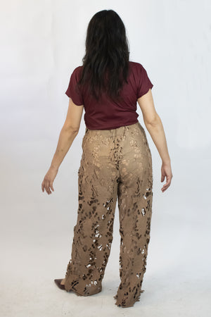 081-XMY25 Pantalón Diseño de Hojas con Agujeros