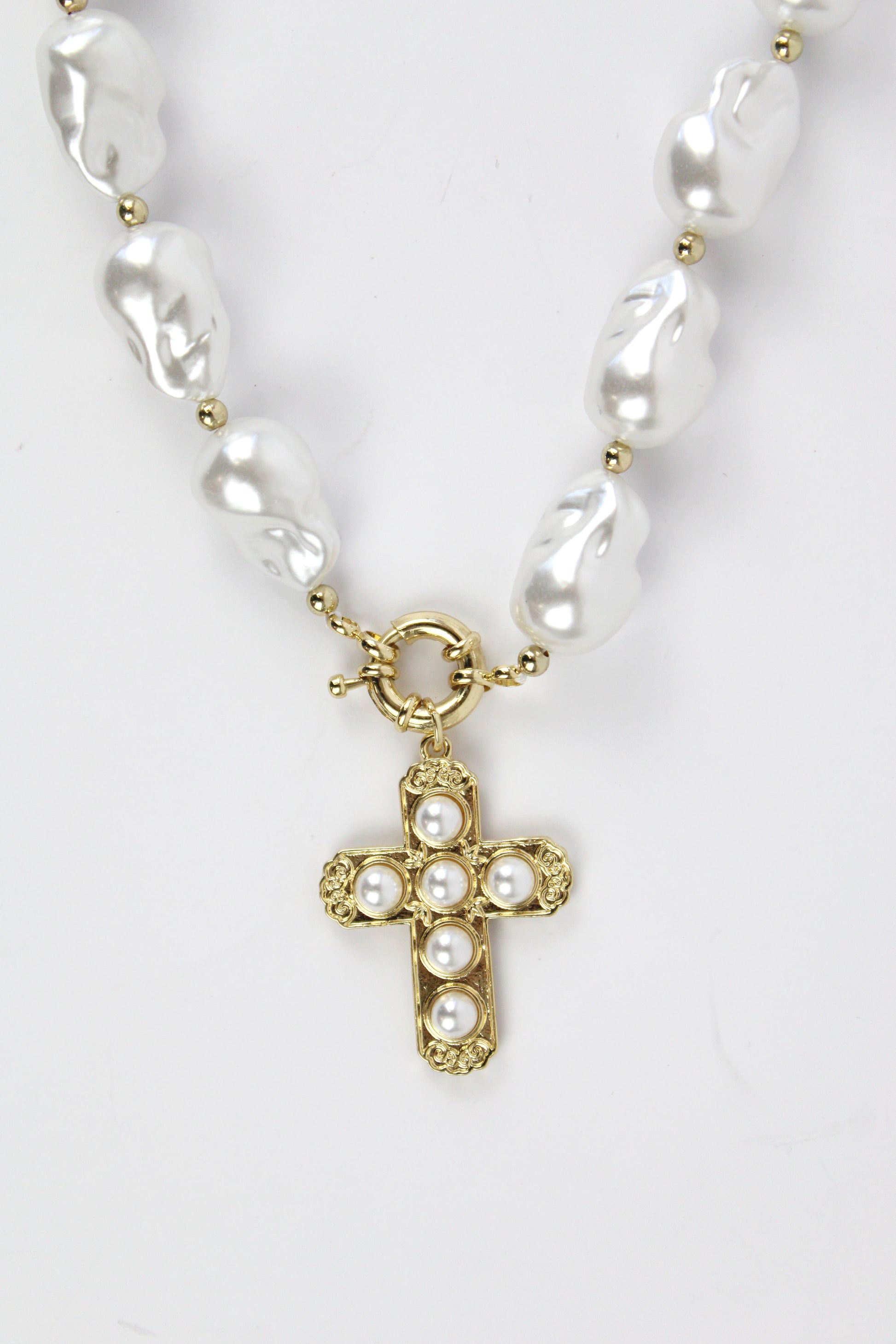 DA004 Collar cuencas aperladas deju de cruz