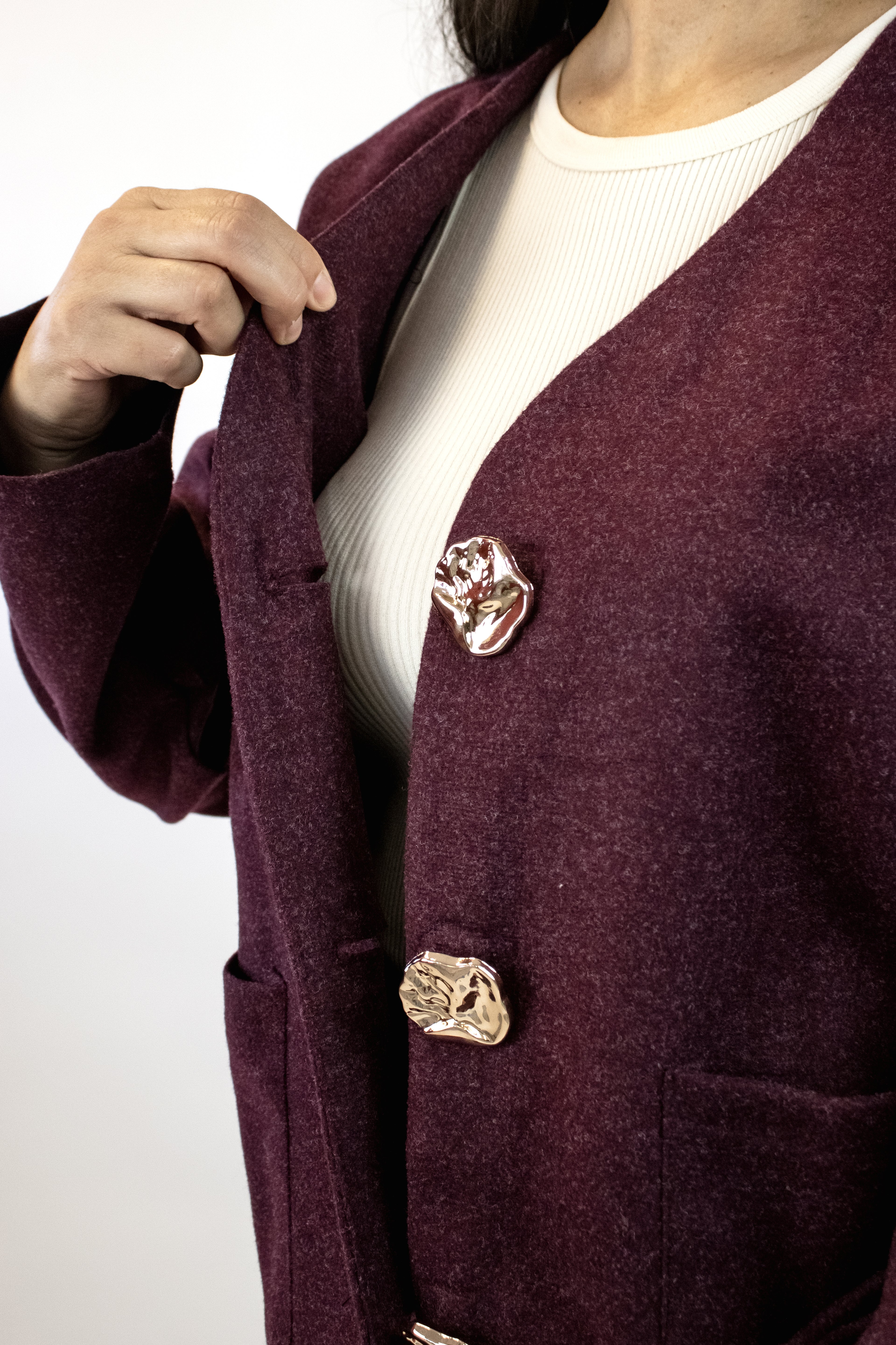 GT-3M158 Conjunto Gamuza con Botones Irregulares