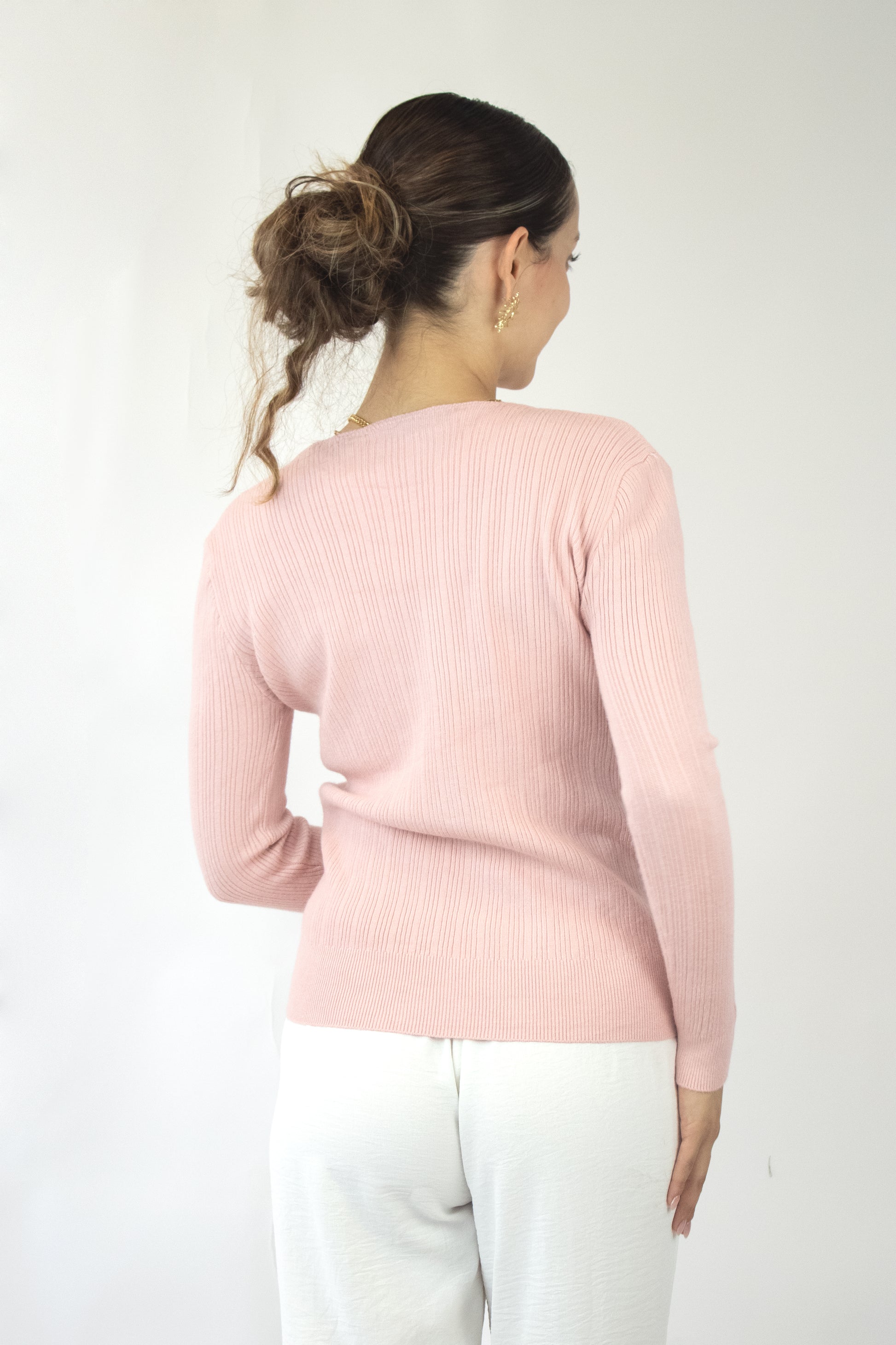 23-0030 Suéter Líneas Cuello V con Botones