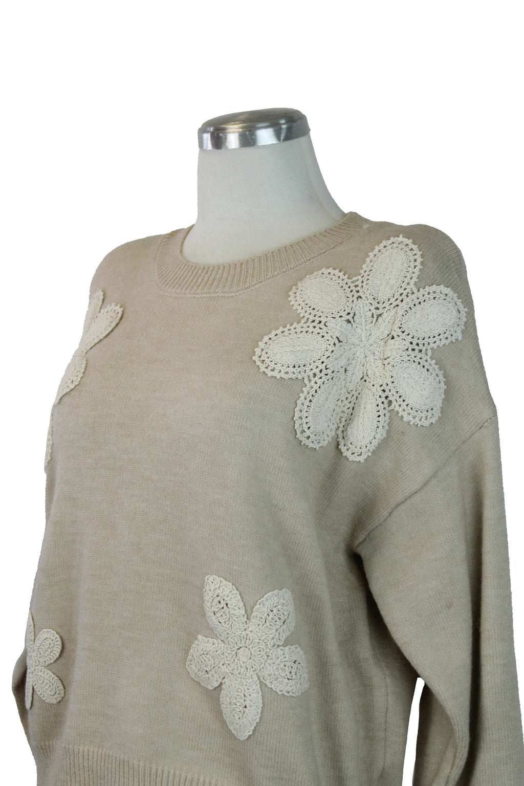MKN-35006 Suéter Flores Bordadas