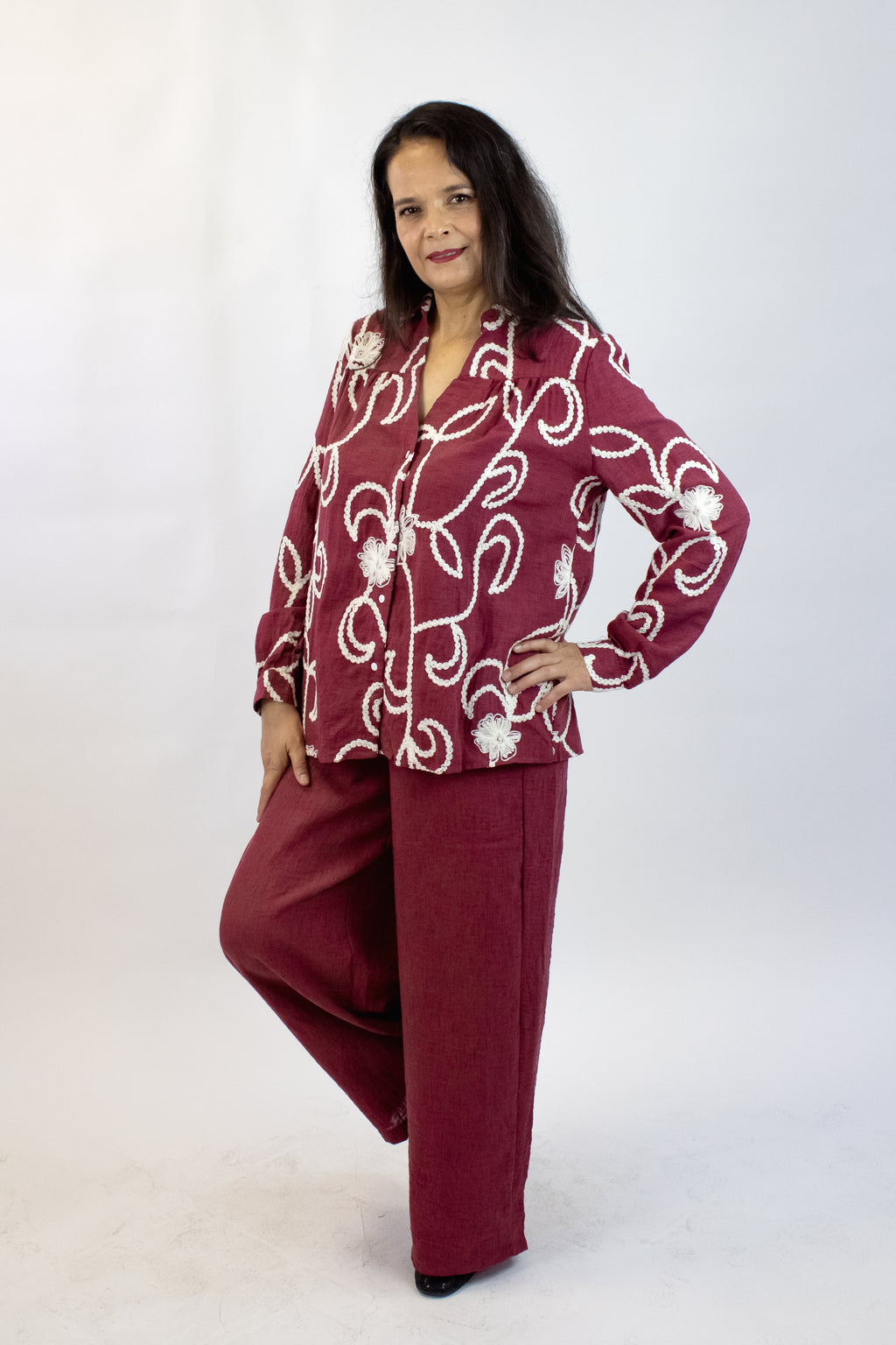 XJ-3252 Conjunto de Camisa con Bordado de Flores