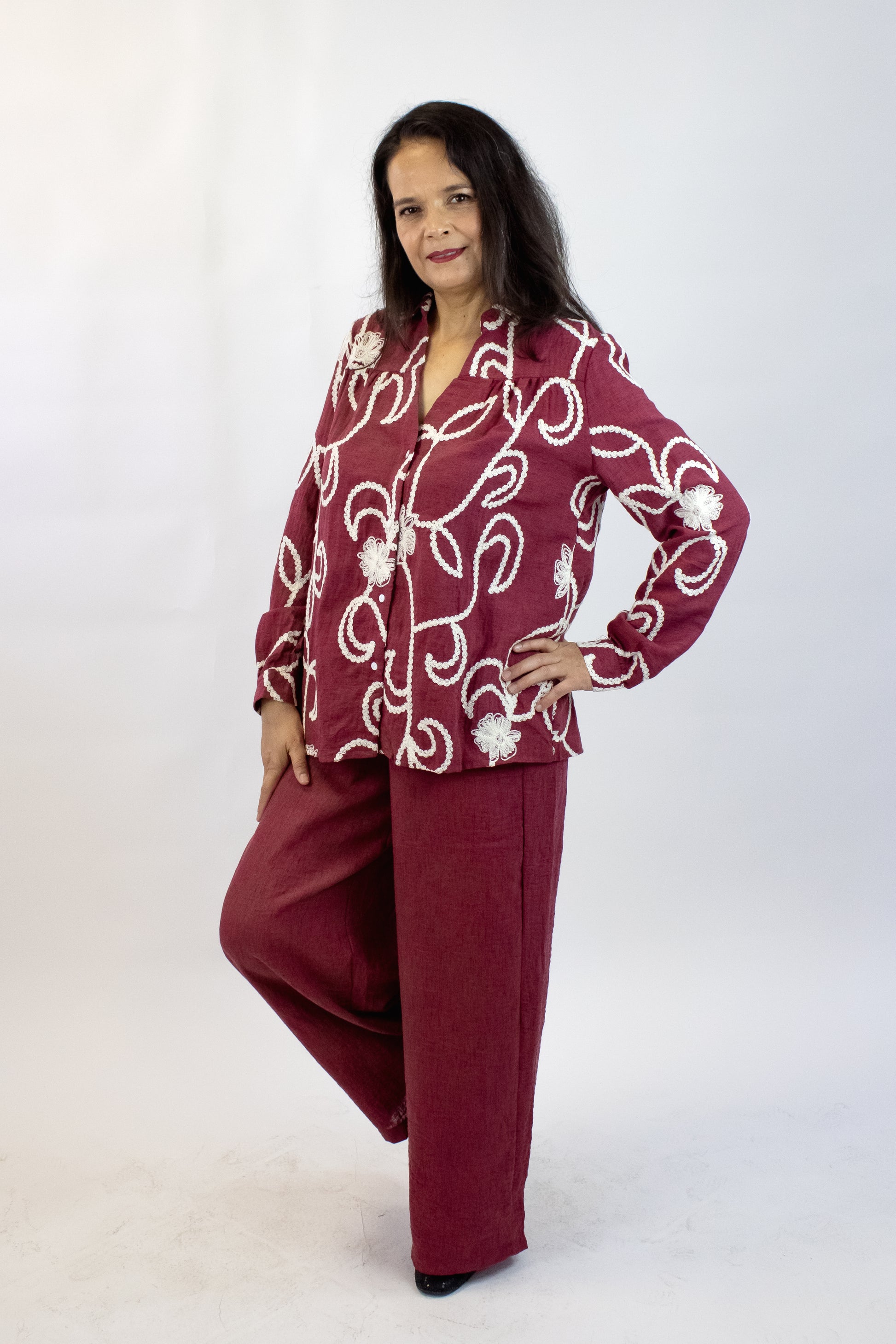 XJ-3252 Conjunto de Camisa con Bordado de Flores