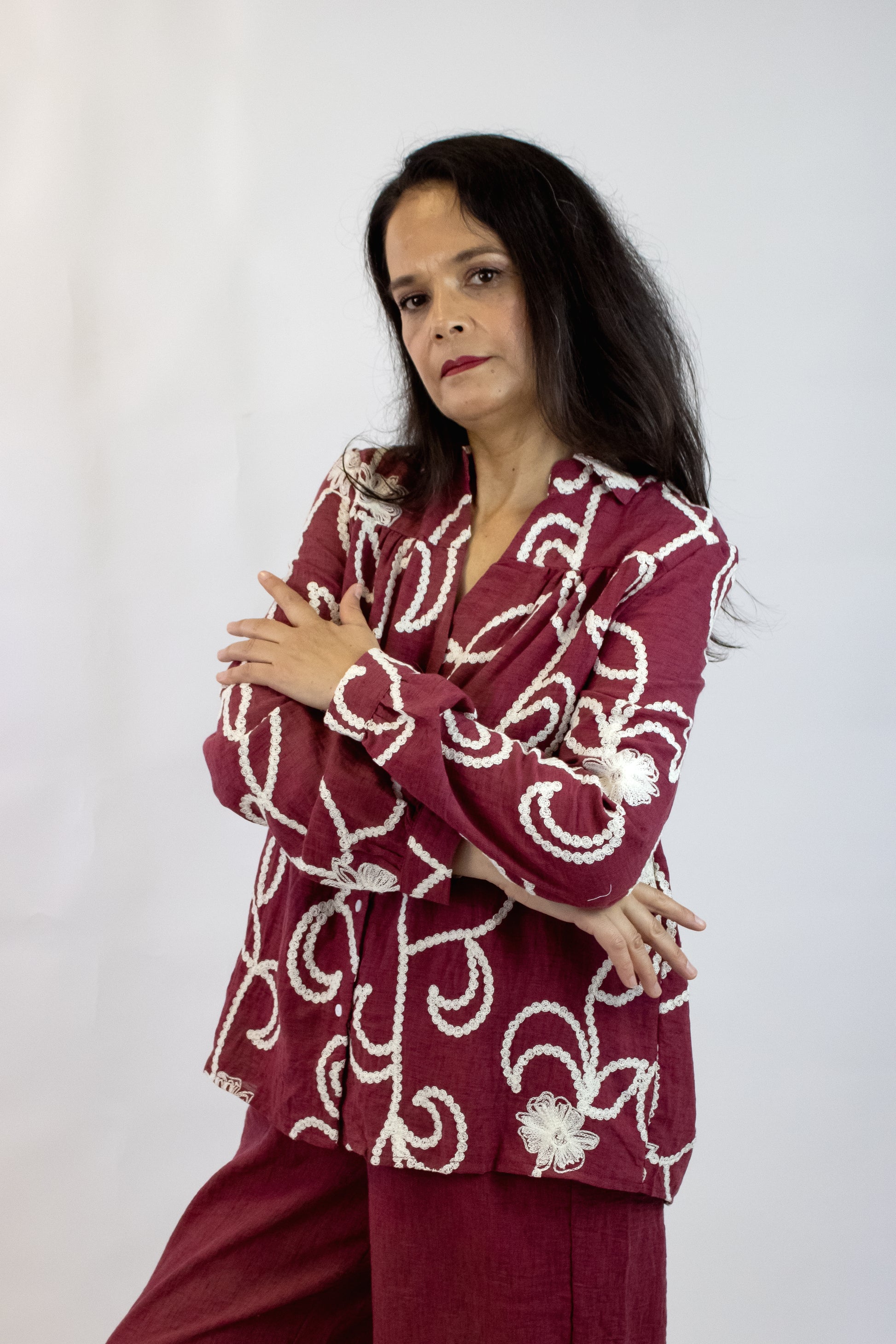 XJ-3252 Conjunto de Camisa con Bordado de Flores