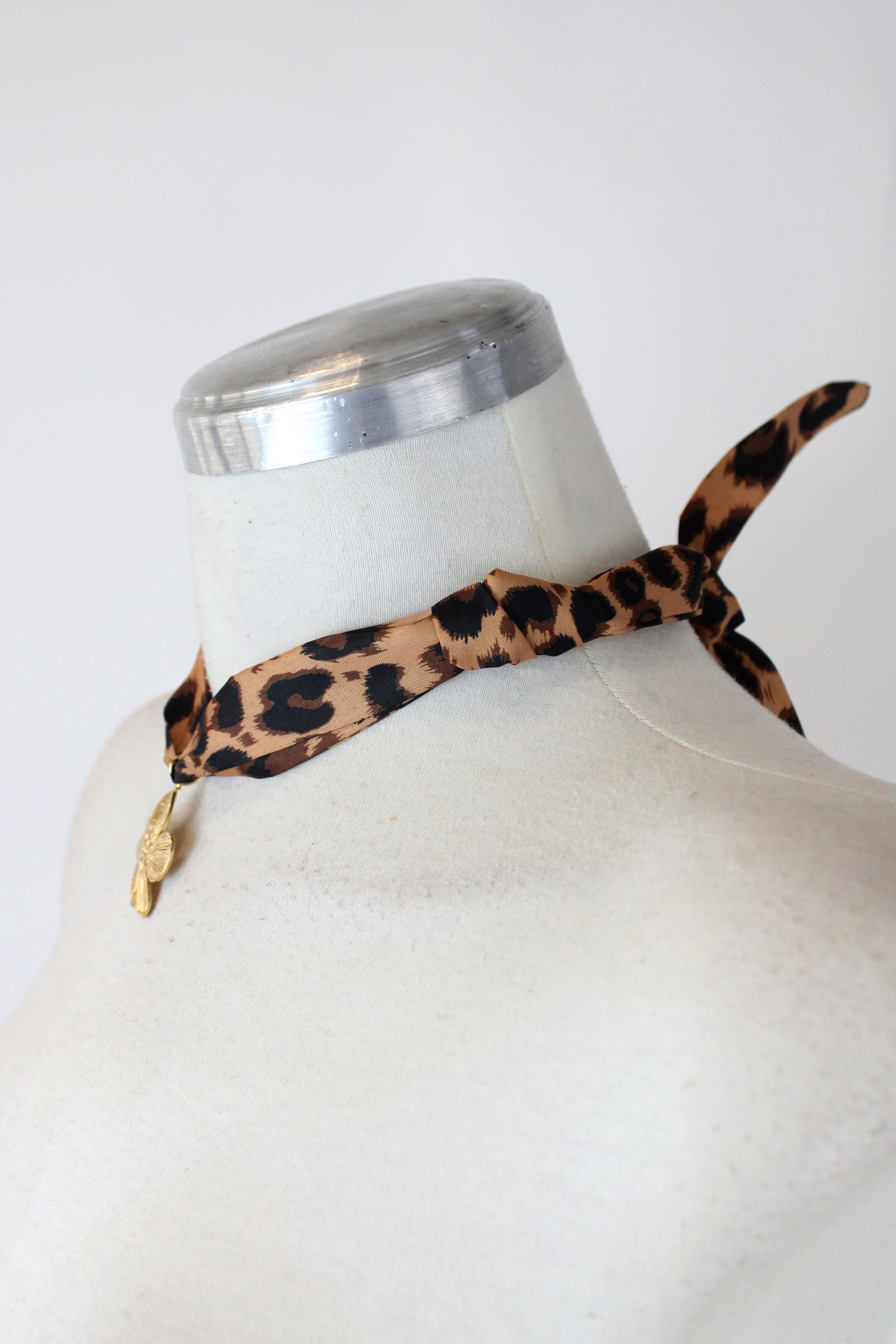 BADFL Bandana Animal P con Dije Flor