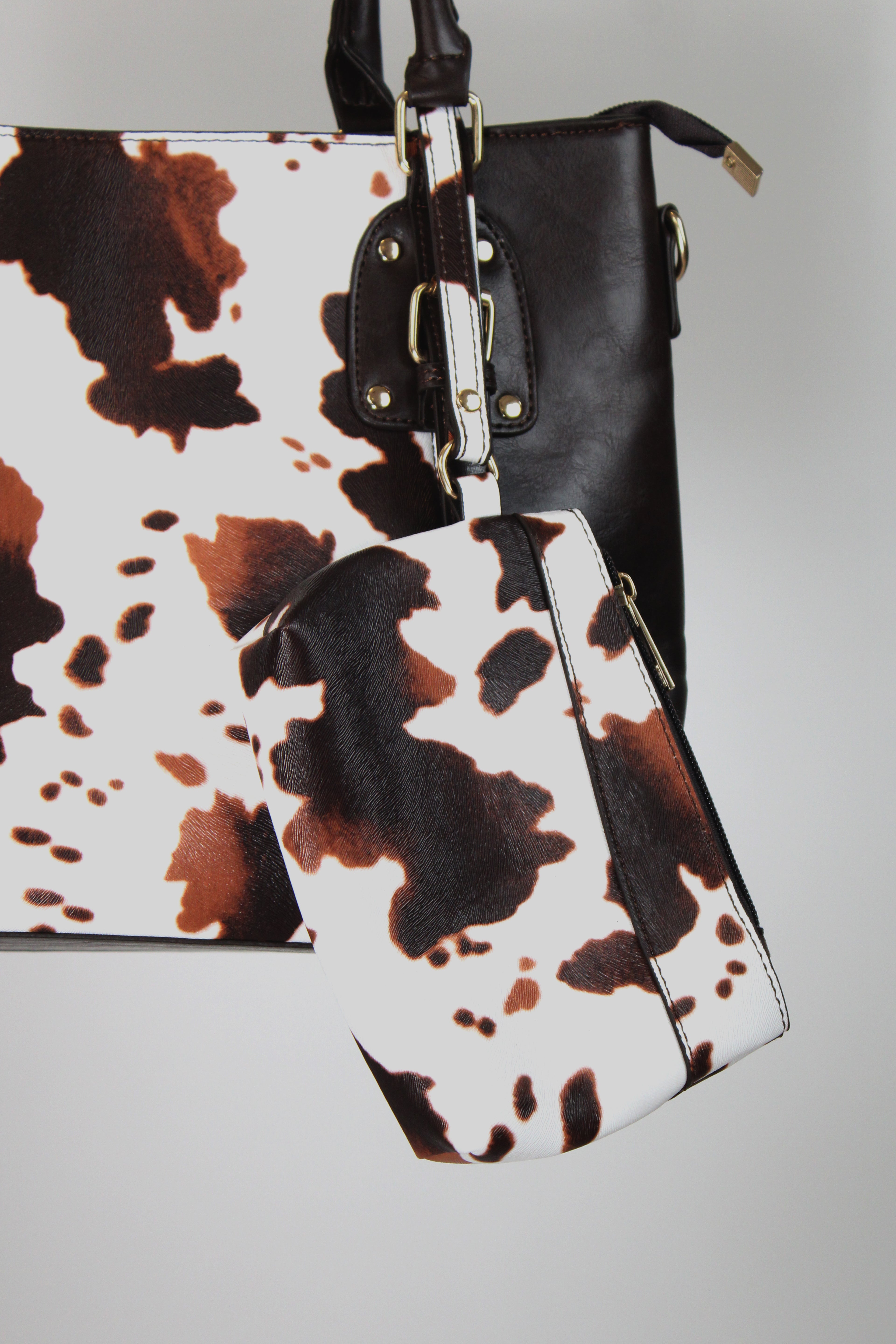 BVC2 Bolso Mediano Estampado Vaca con Monedero