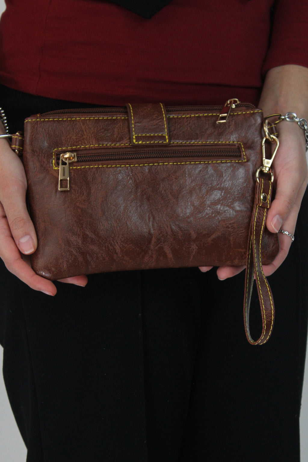 6052 Bolsa Cruzada Mitas Estampado Vaca con Boton