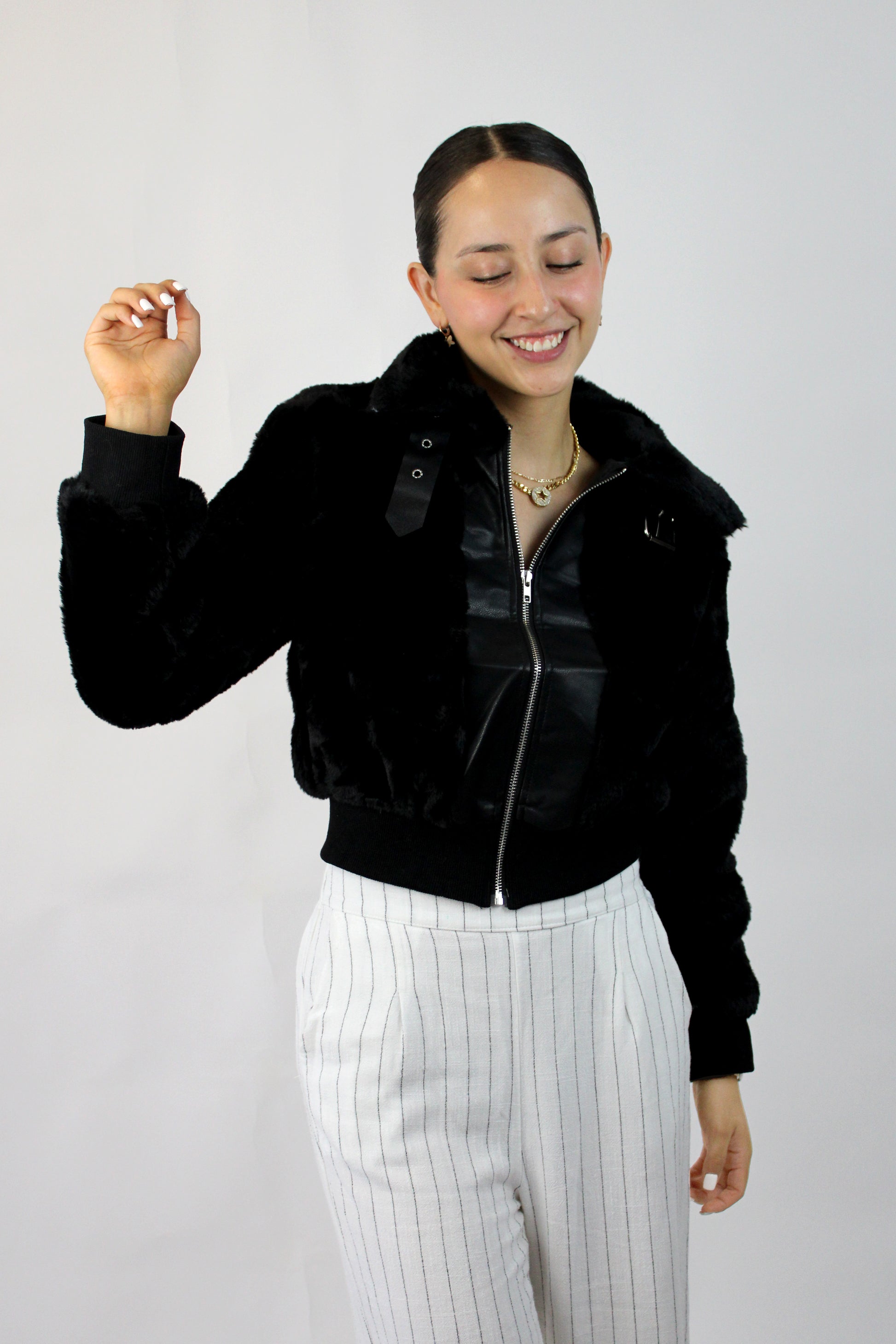 XW2977 Chamarra con Peluche Hebilla Superior