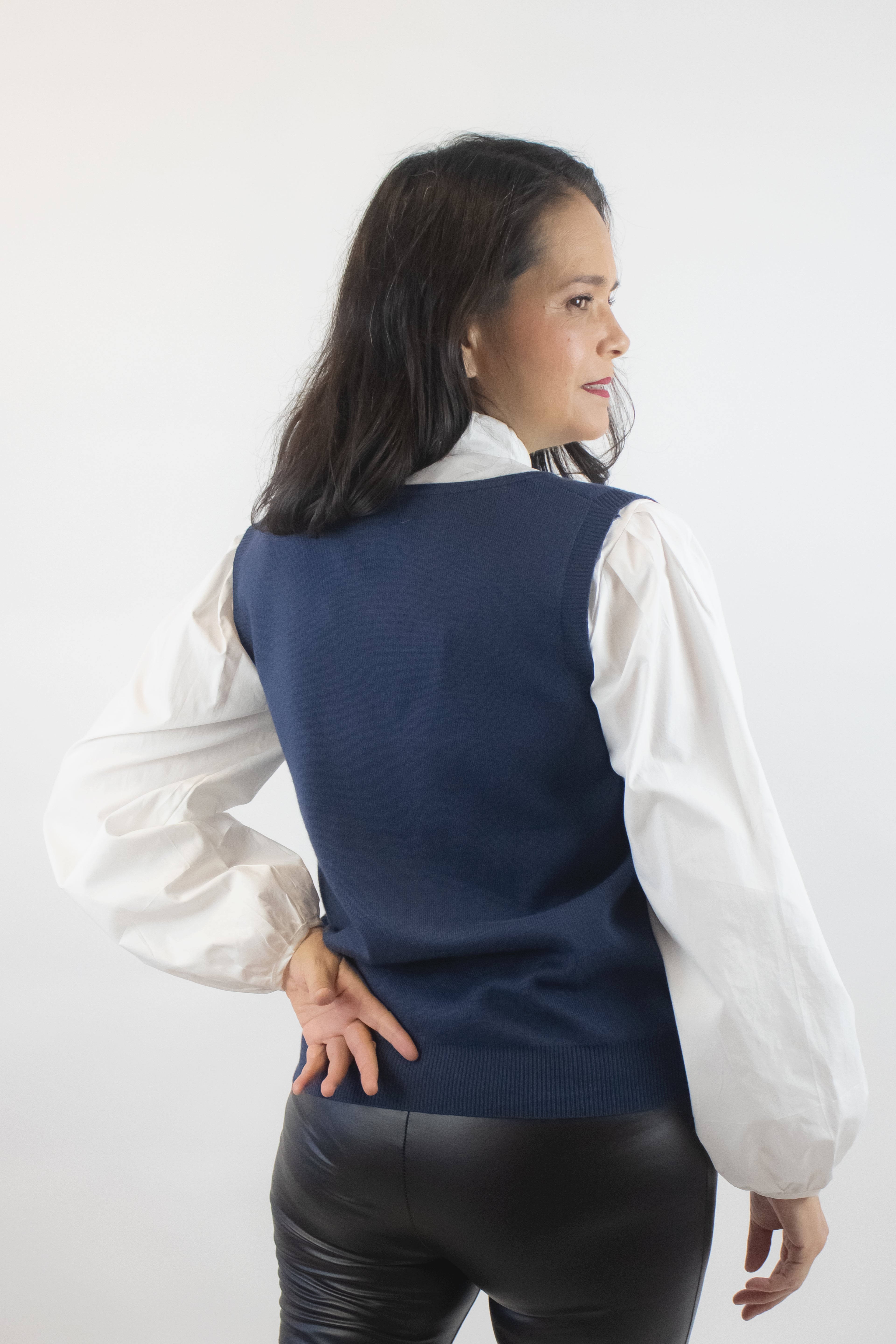 6090 Camisa Con Moño y Chaleco