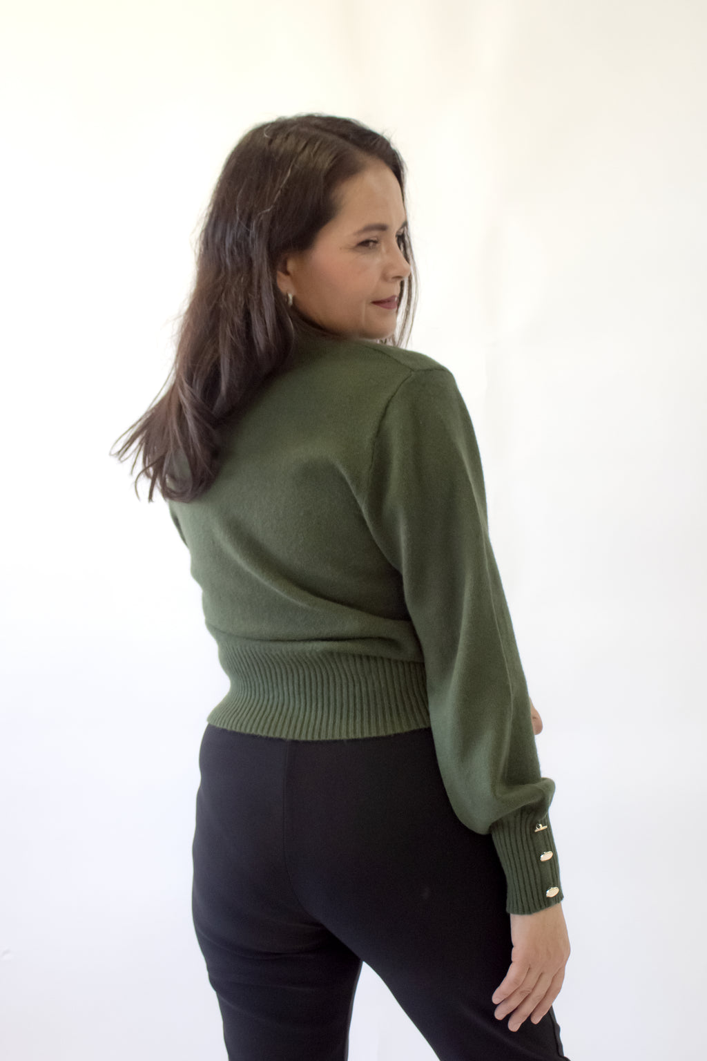 1276 Suéter Tejido con Trenzas y Botones en Manga