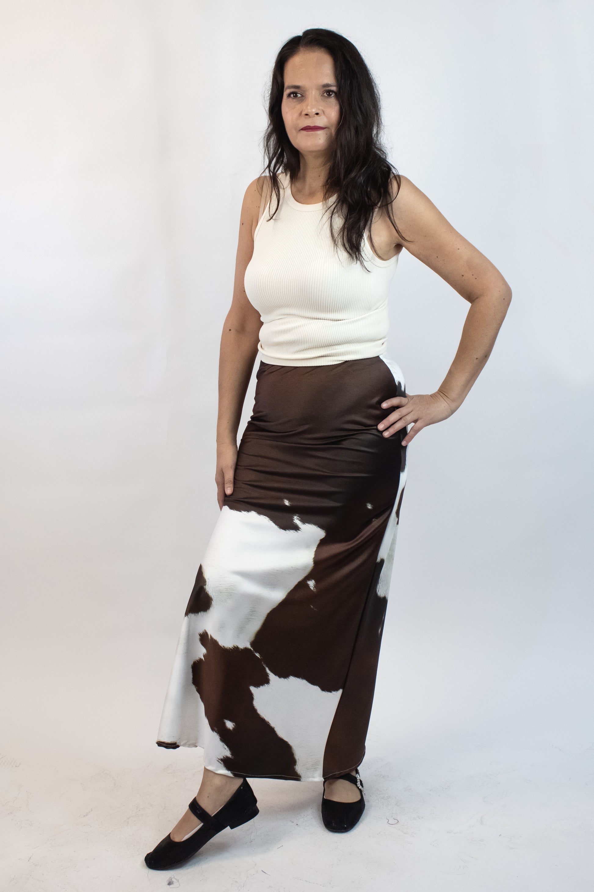 4106SVJ1 Falda Satín Estampado Vaca
