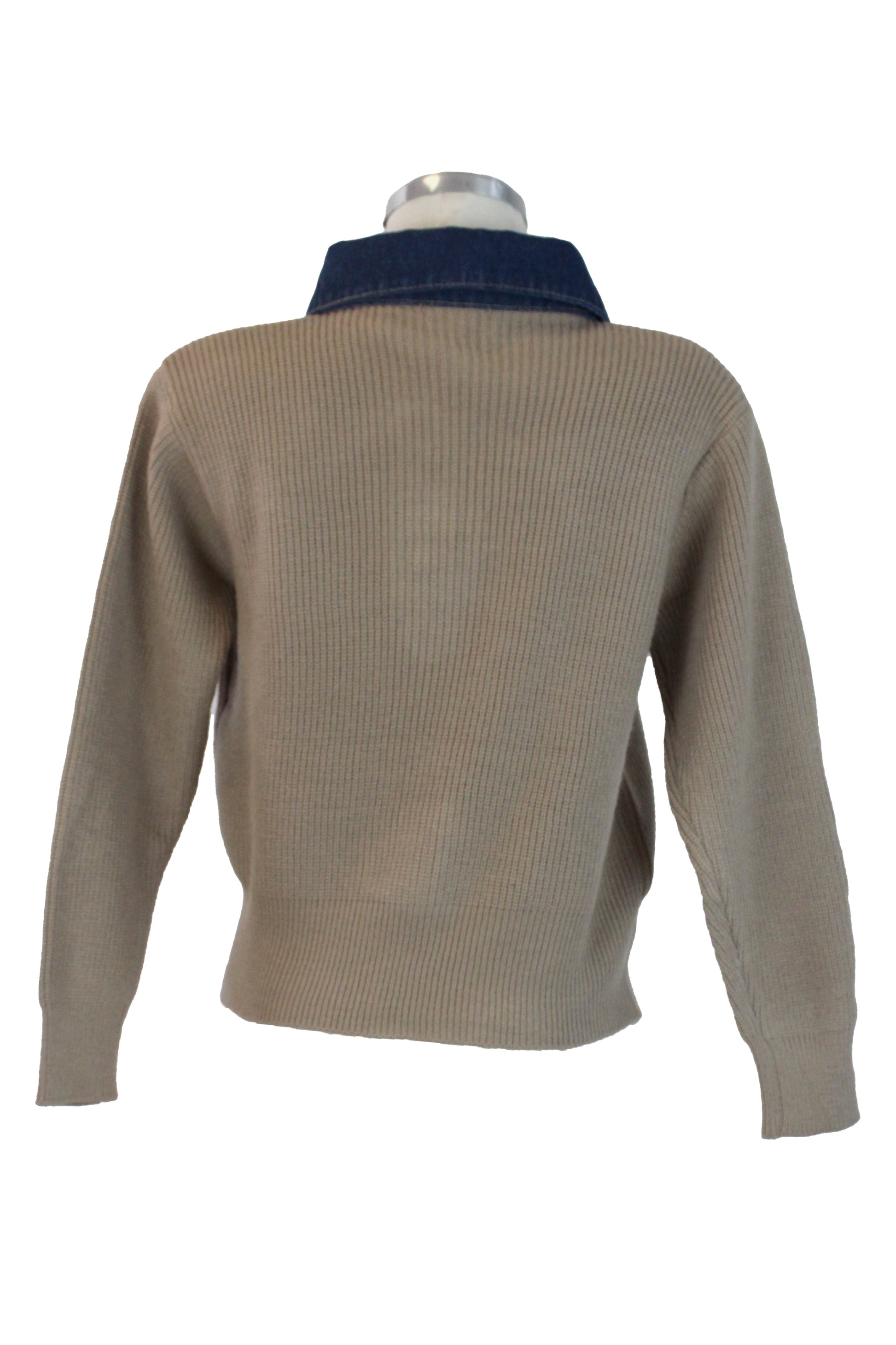 CC794 Suéter con Botones y Cuello de Mezclilla