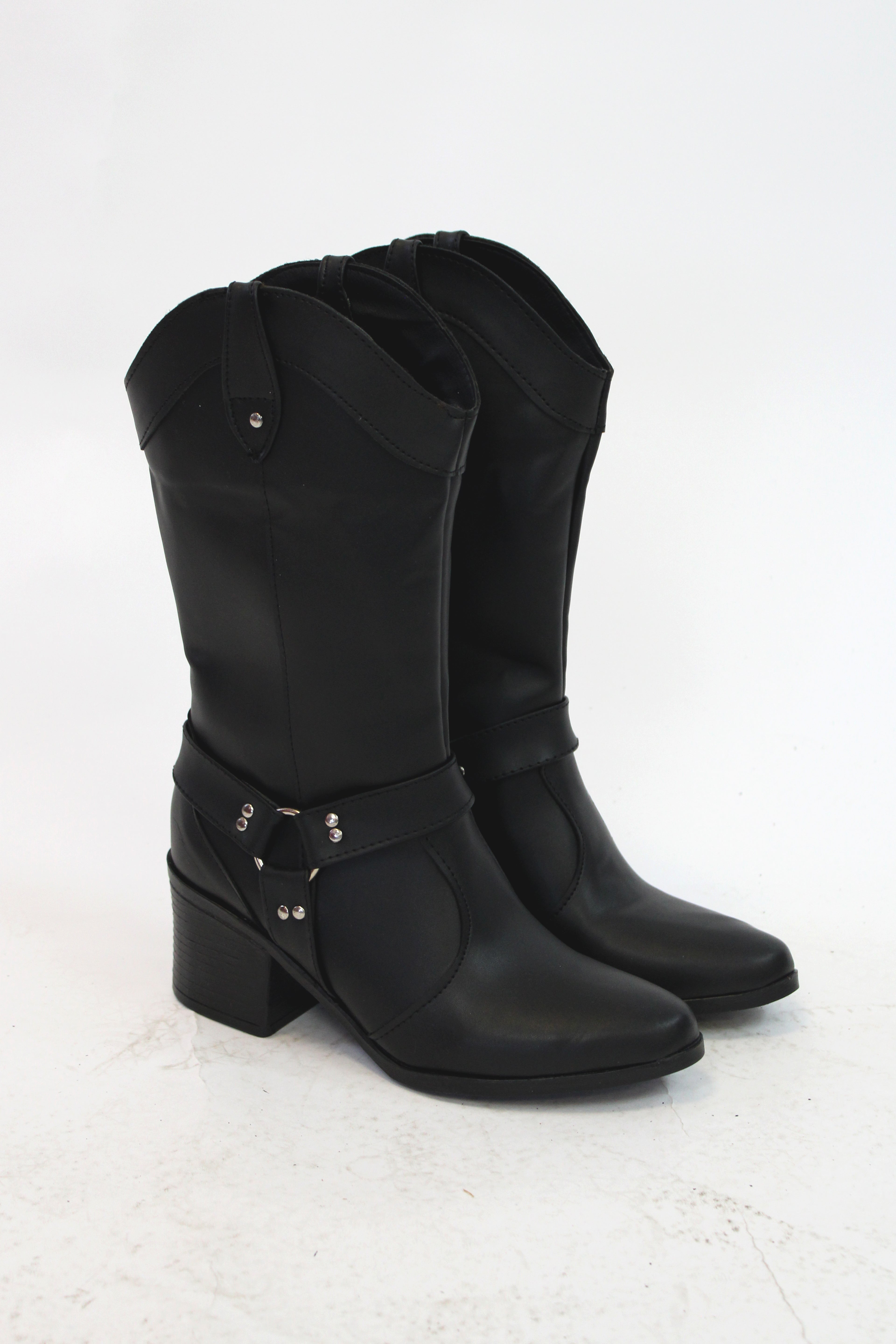 BT27 Bota Media Alta con Arnés y Ziper