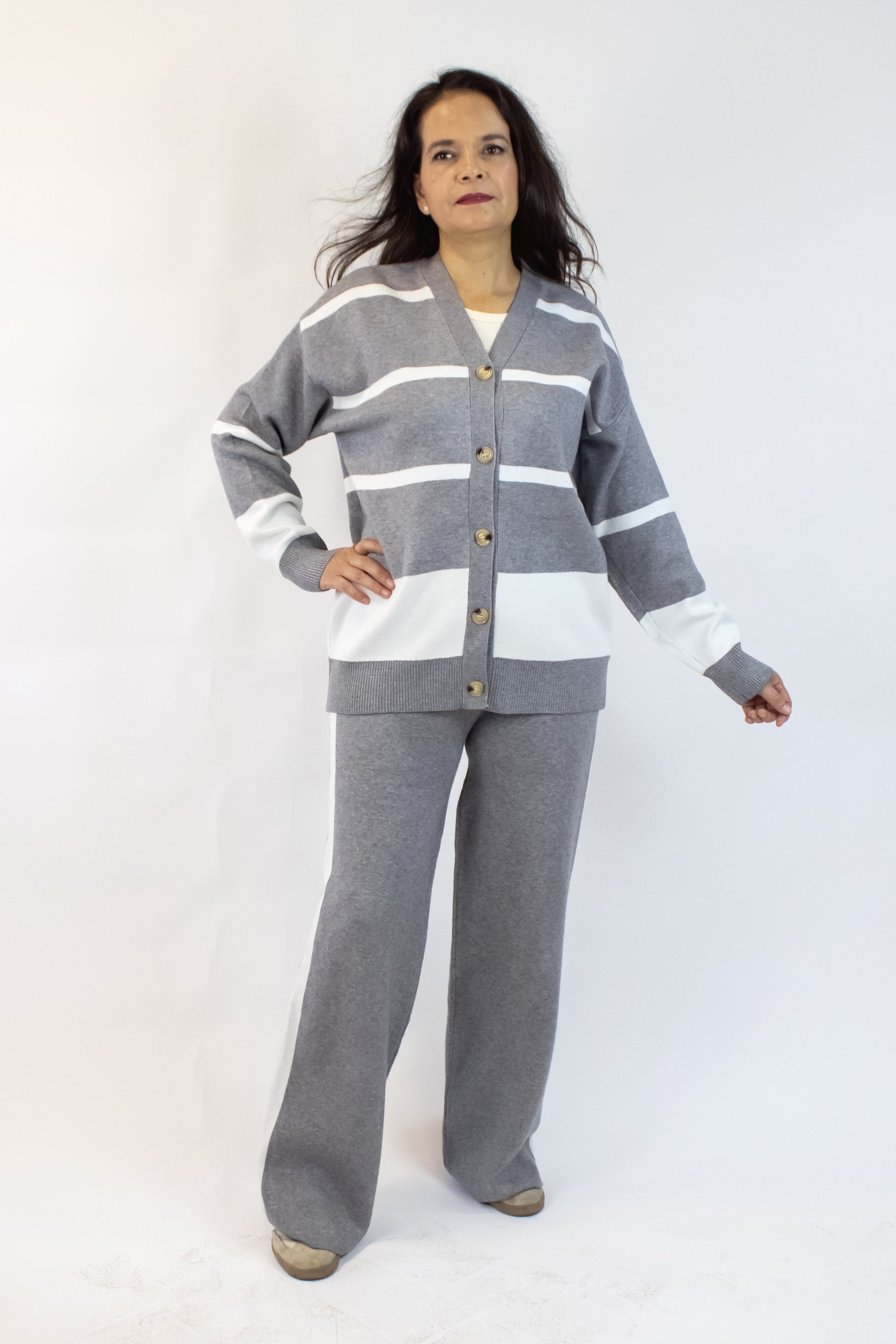 XA070 Conjunto Tipo Suéter con Líneas Horizontales