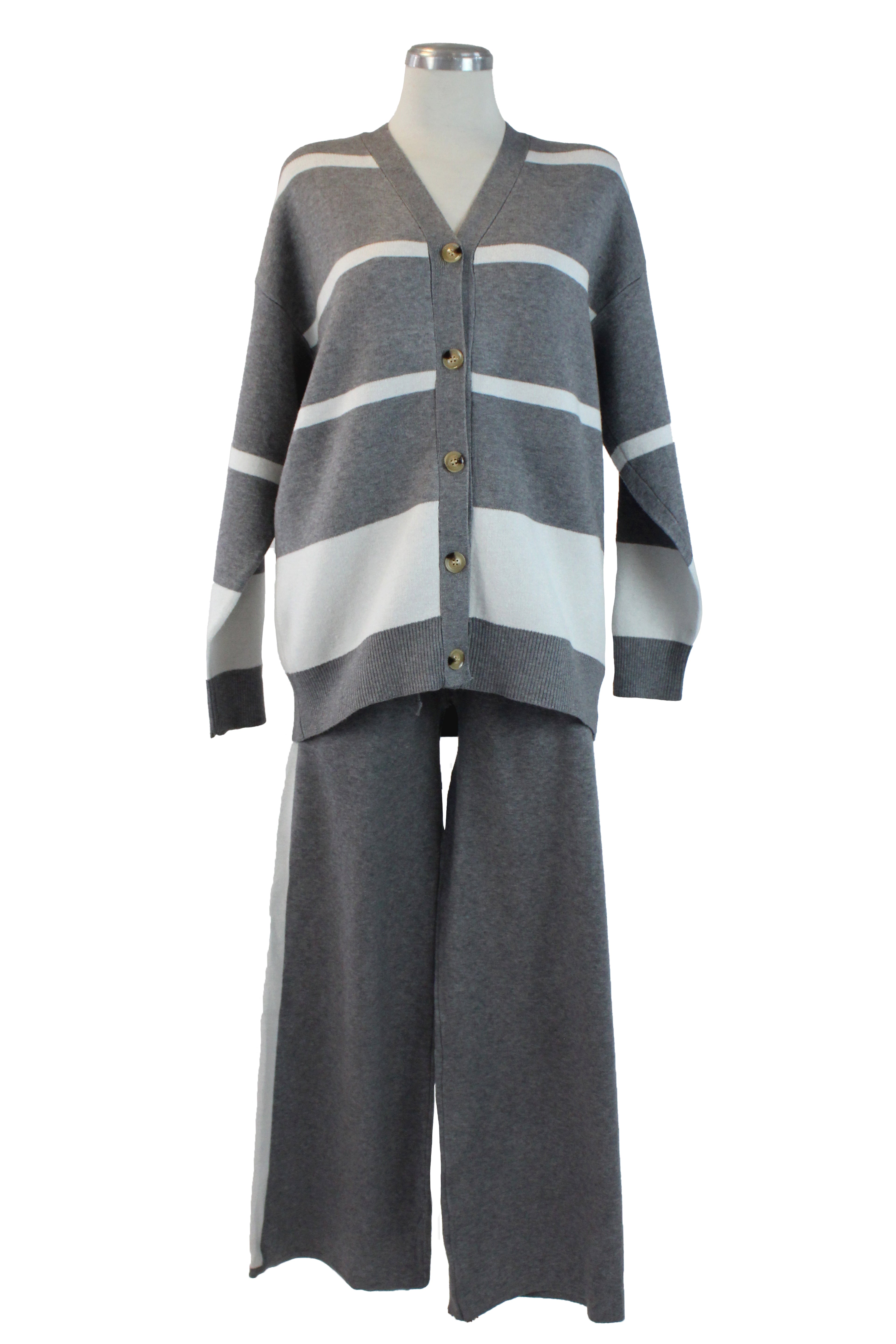 XA070 Conjunto Tipo Suéter con Líneas Horizontales