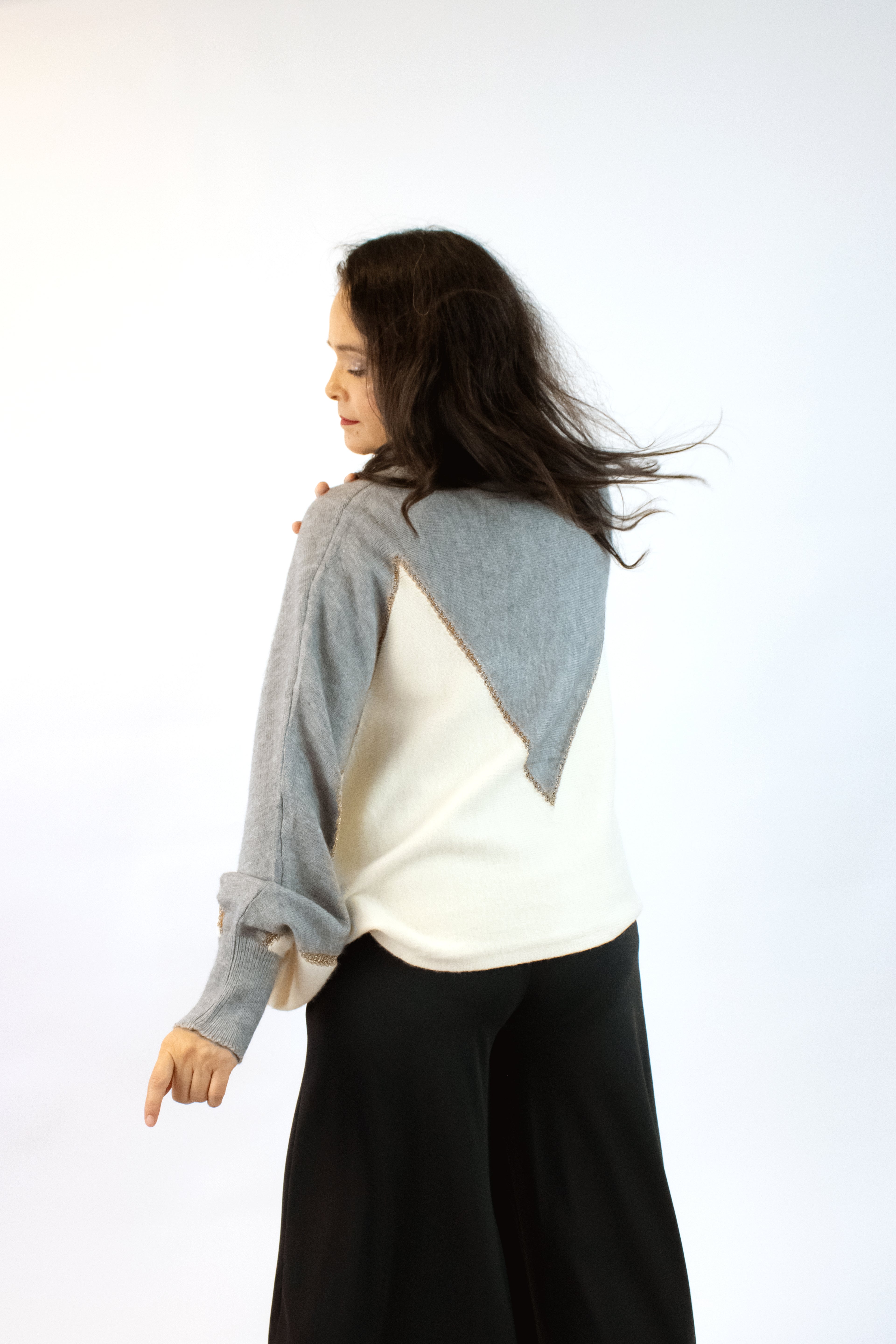 24193 Suéter Bombacho Diseño Picos con Brillos