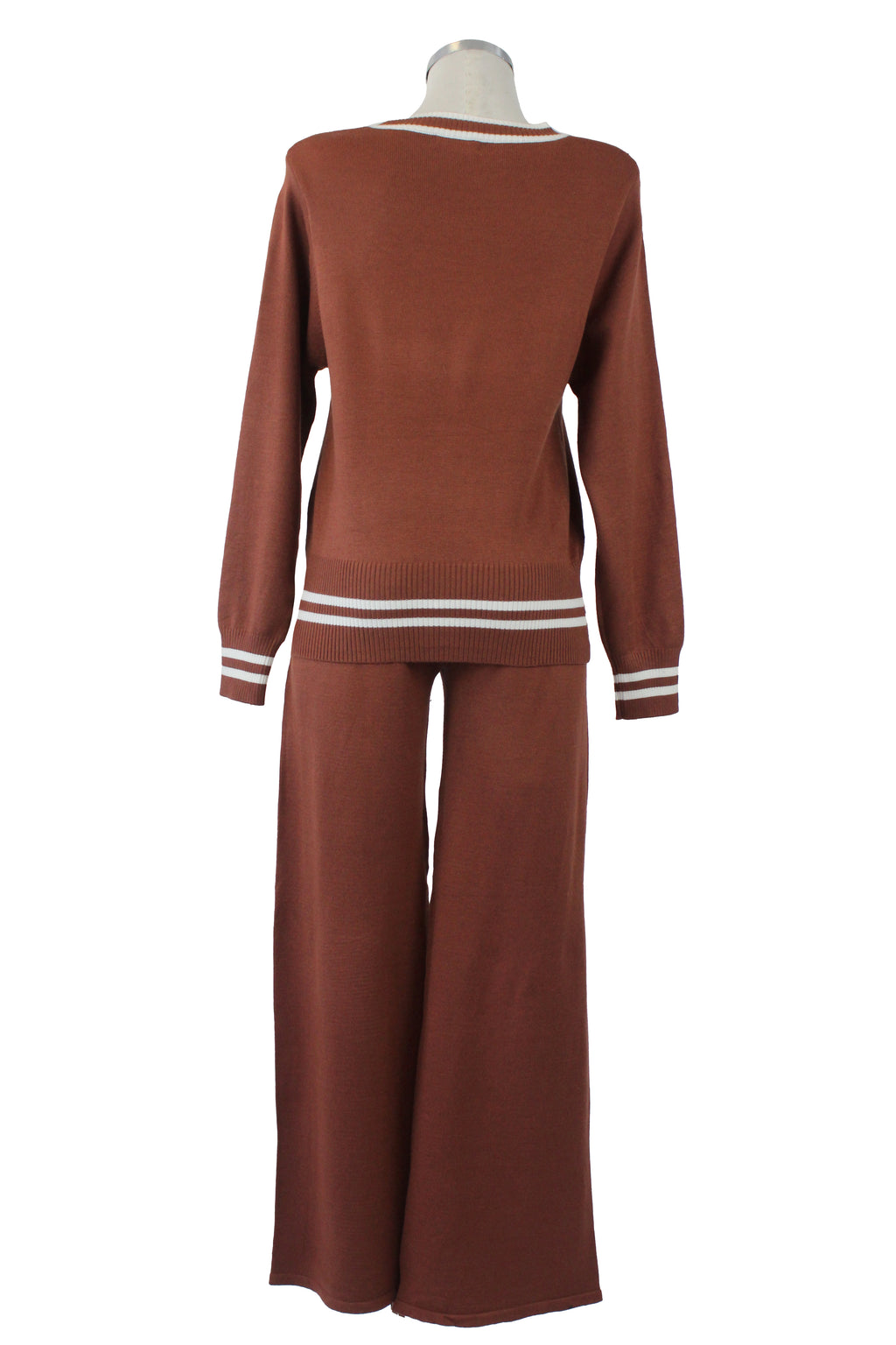 XC070 Conjunto Suéter con Botones Dorados Forma Corazón