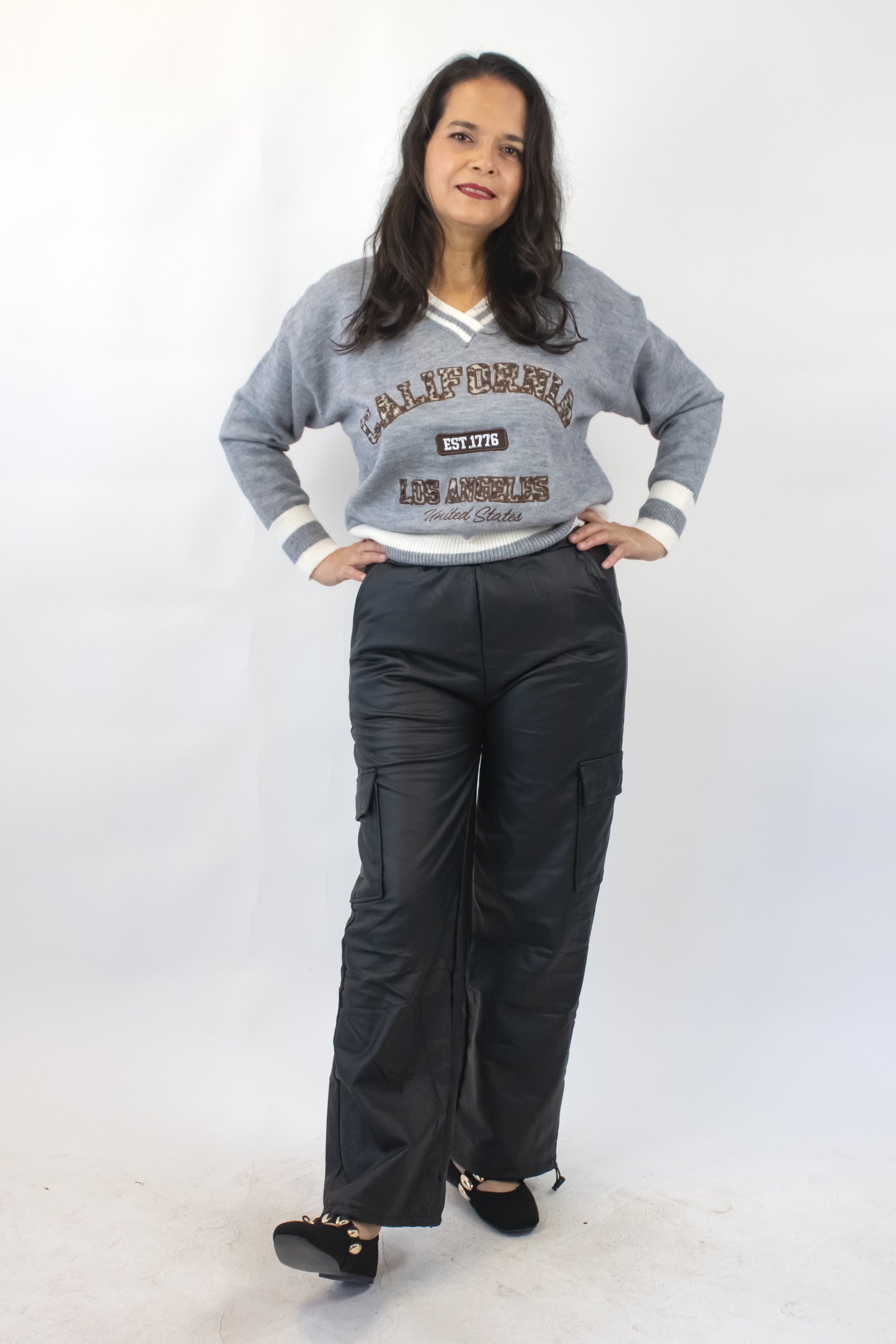 F53 Pantalón Recto Tipo Cargo de Vinipiel