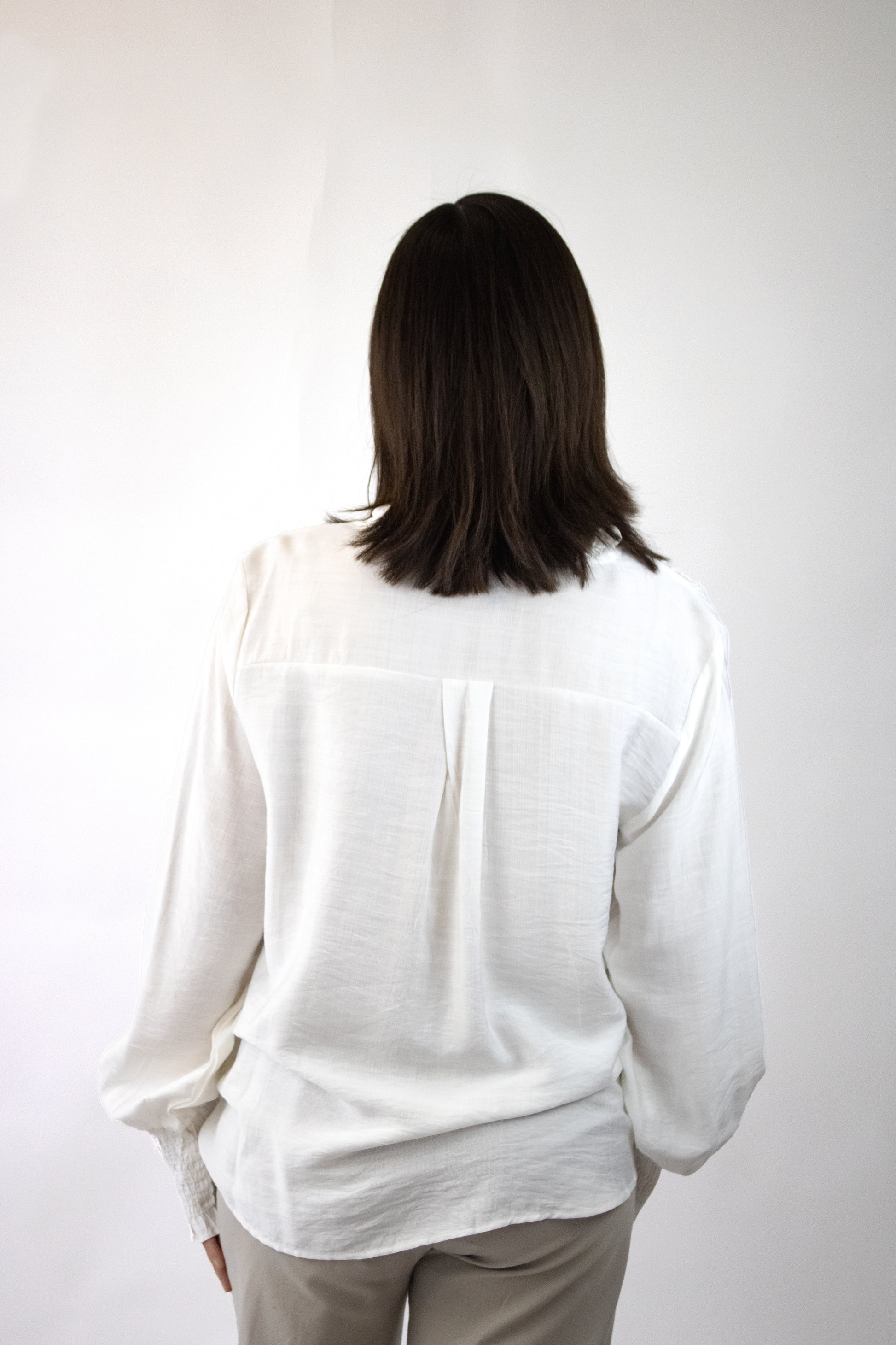 YM16060 Blusa Manga Larga Bordada
