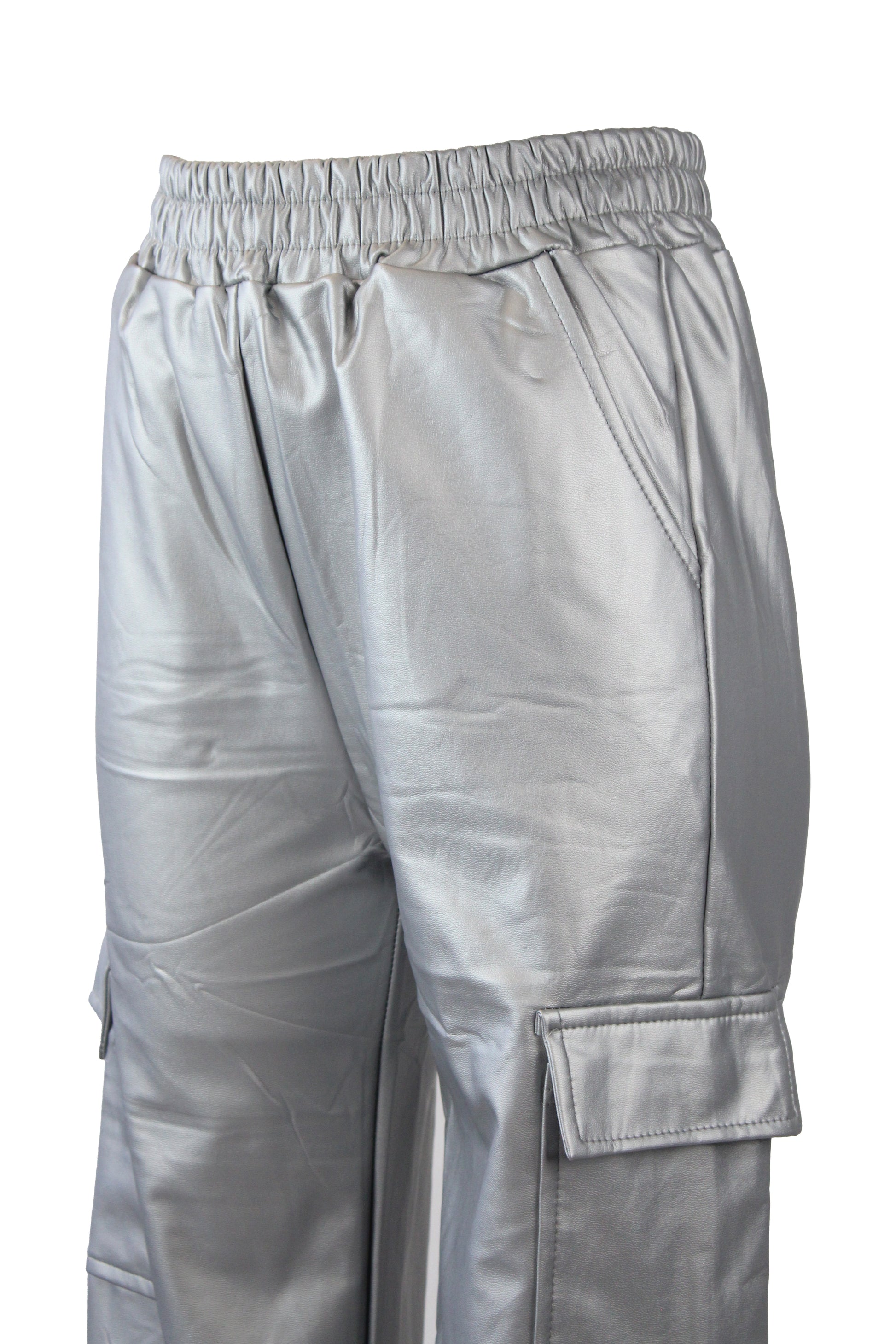 F53 Pantalón Recto Tipo Cargo de Vinipiel