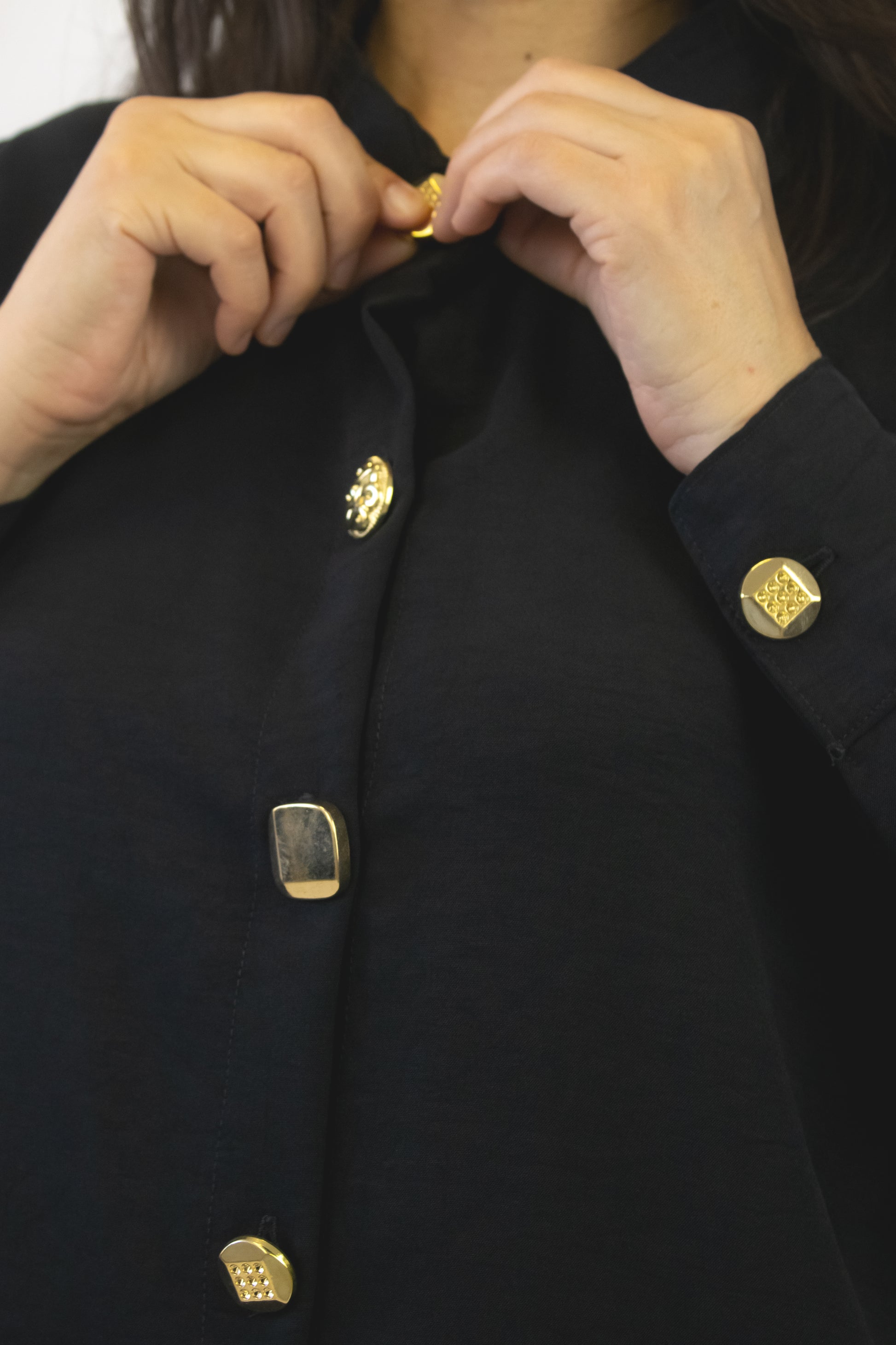 25351 Camisa Lisa Variedad de Botones