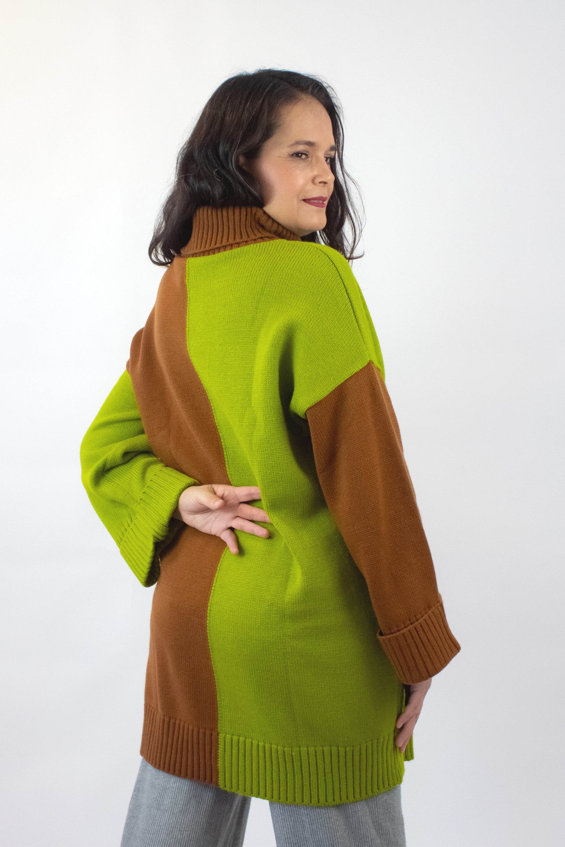 623 Sueter Largo Bitono a la Mitad