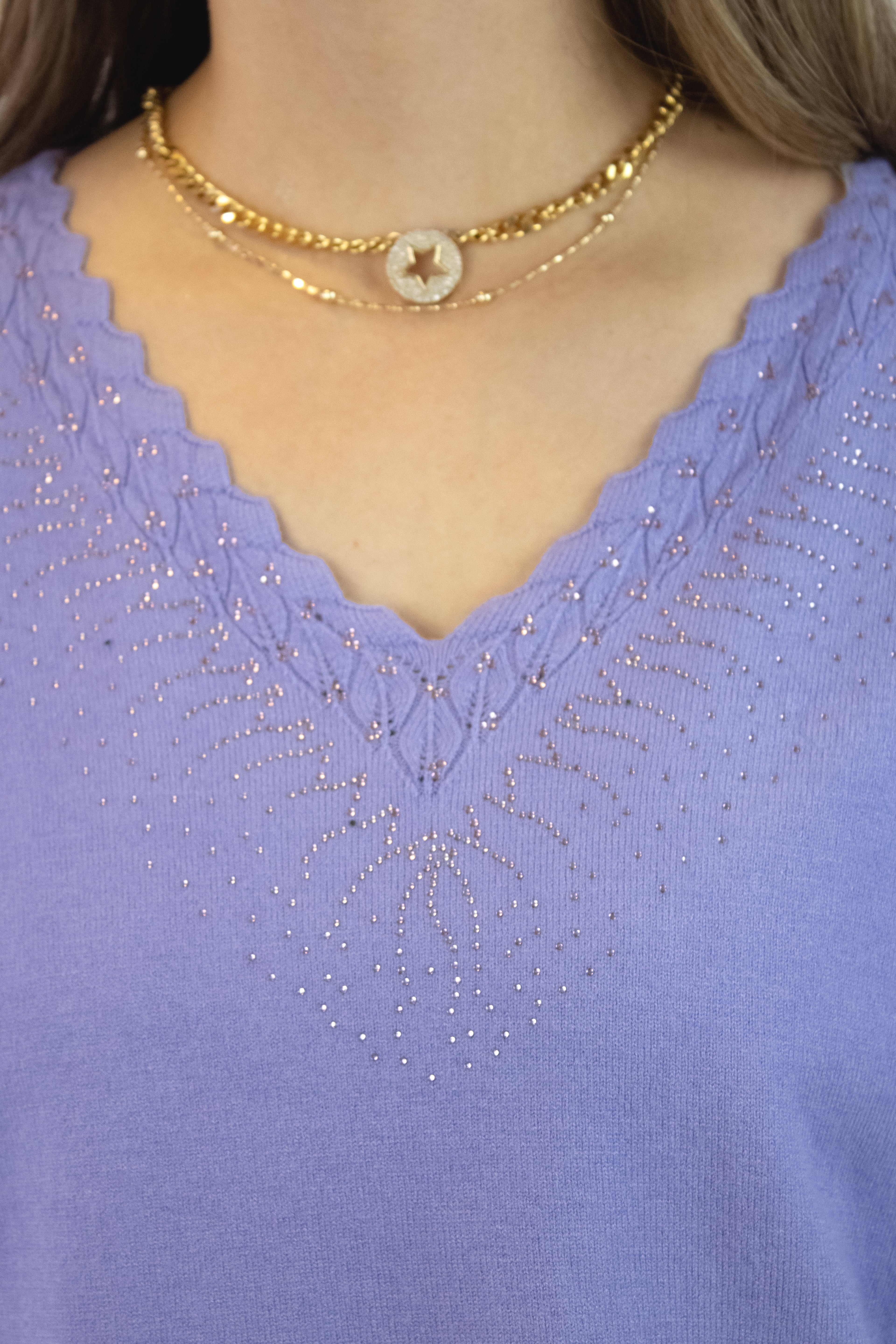 22655-4 Suéter Liso Cuello V Con Brillos