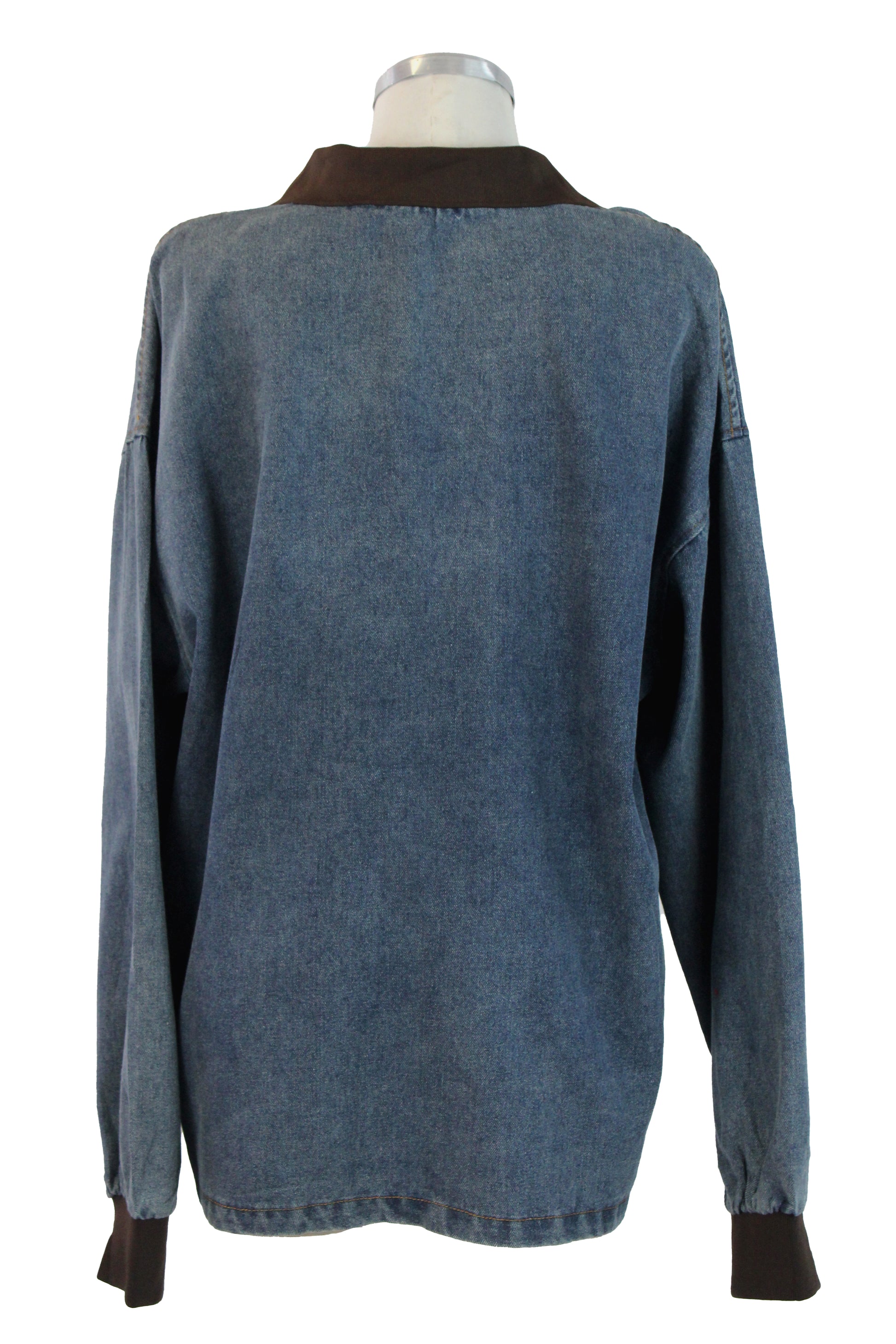 T3384 Suéter de Mezclilla con Cuello Suave y Diseño Bordado