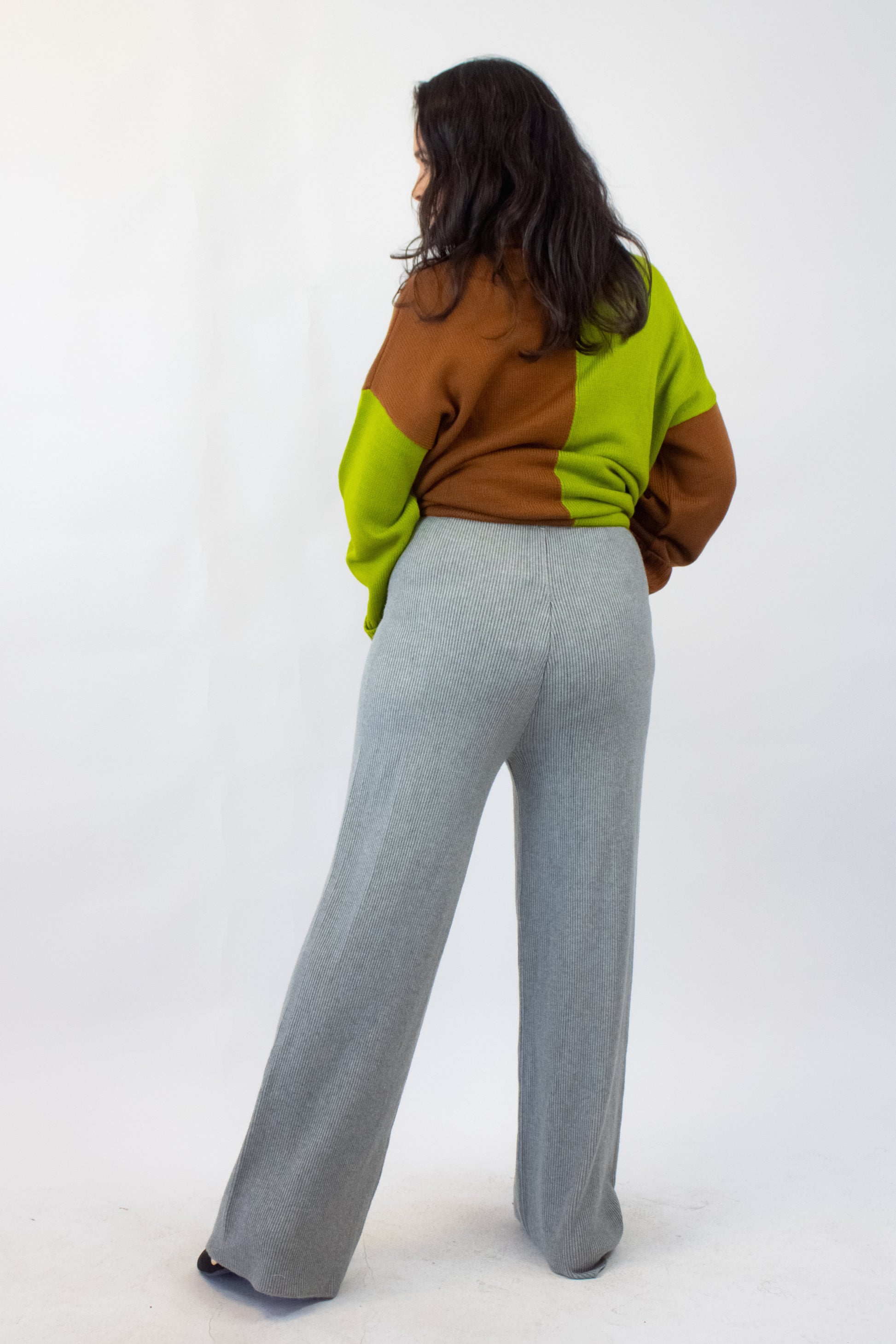 XE028 Pantalonera Rayas con Bordado Superior