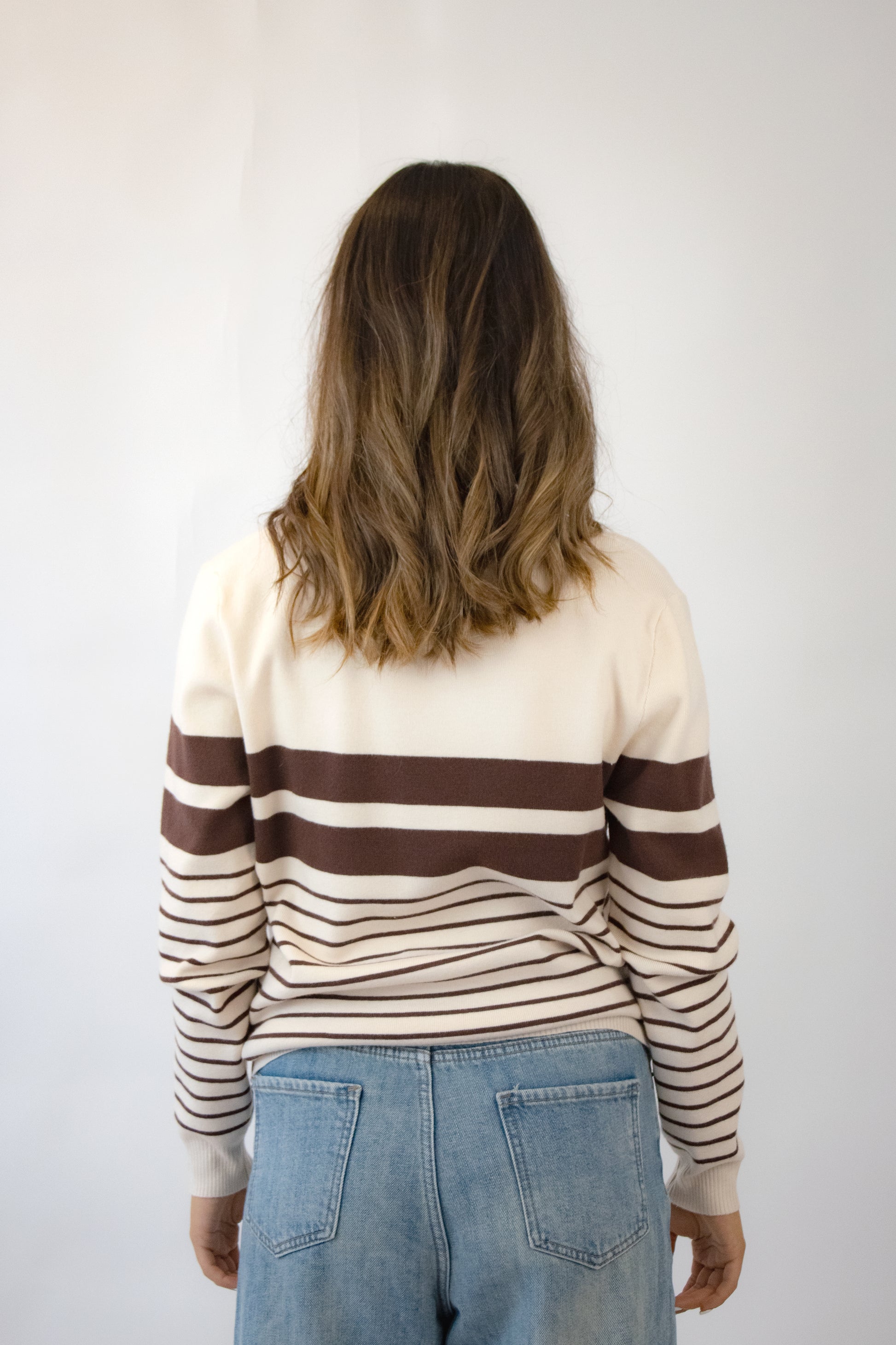 3109 Suéter Cuello Tipo Camisa Líneas Horizontales
