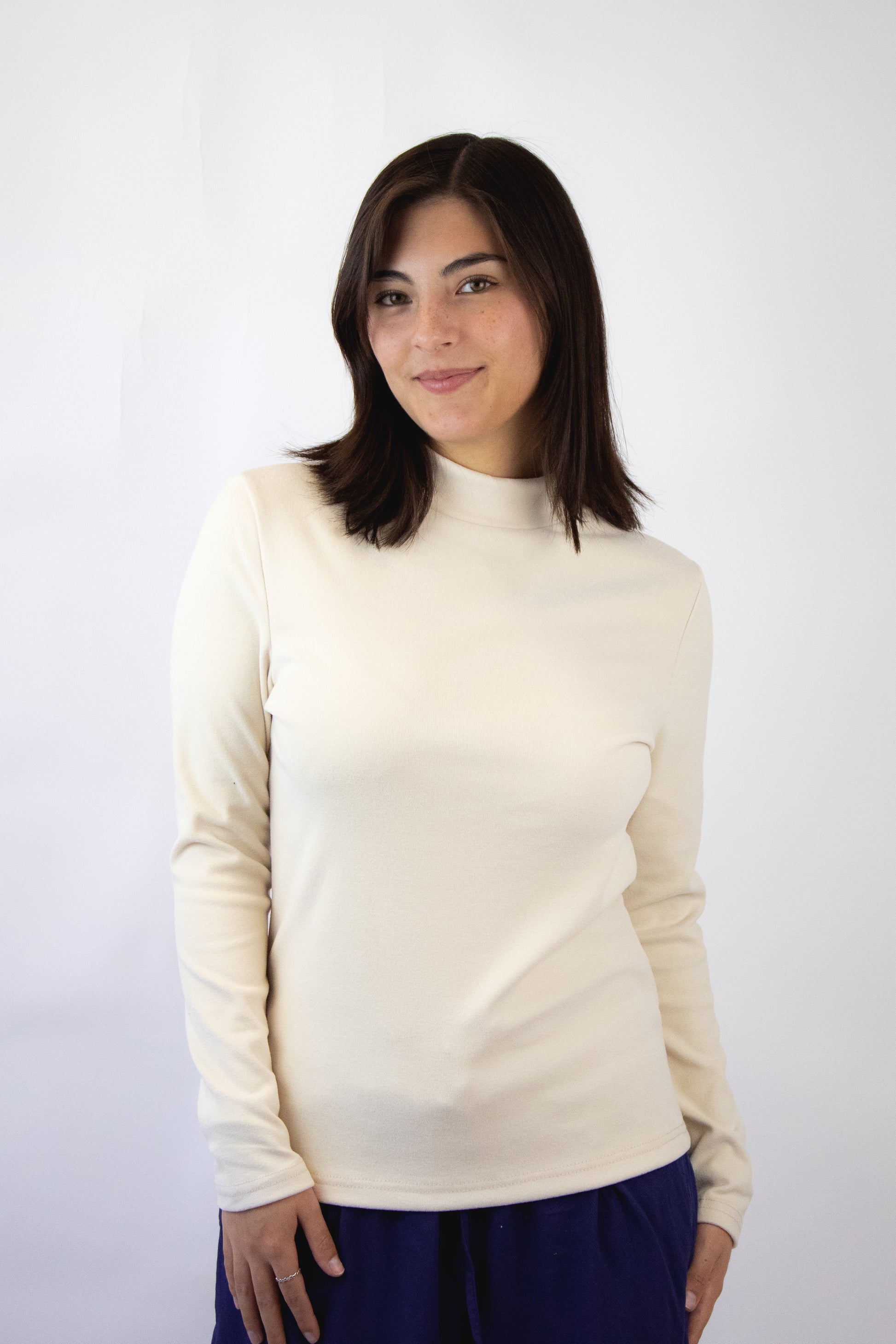 JW3089 Blusa Lisa Afelpada con Cuello Tortuga