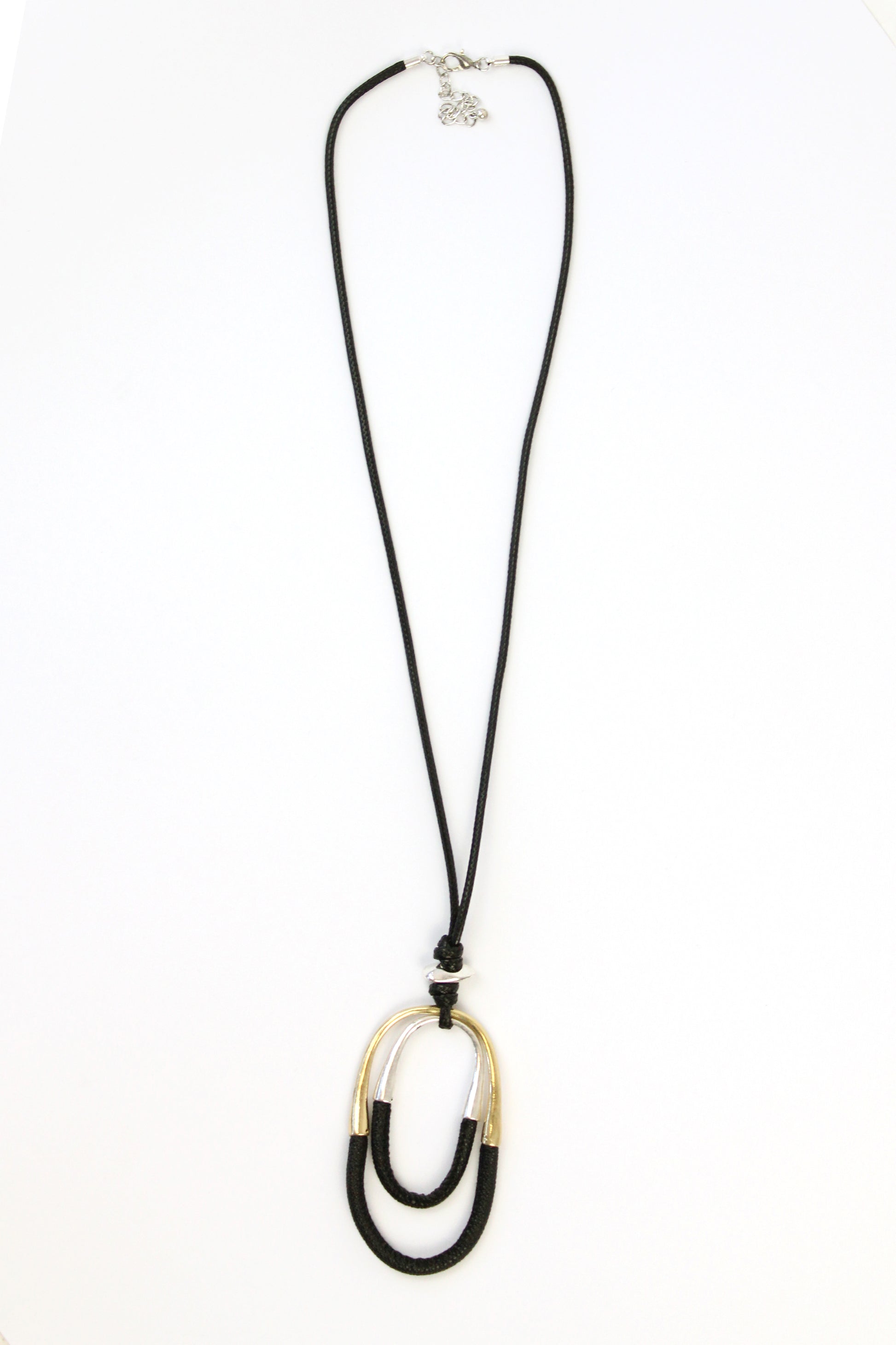 H734 Collar Largo Hilo Encerado Ovalo Mitad Piel