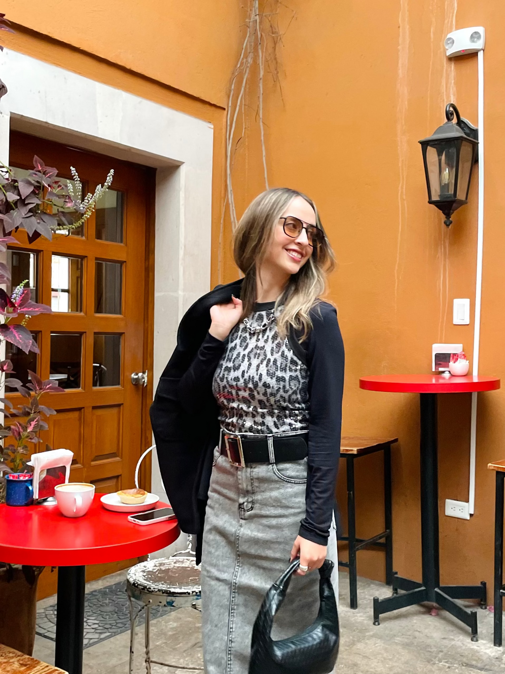 S-13125 Blusa Básica estampado leopardo y lentejuelas