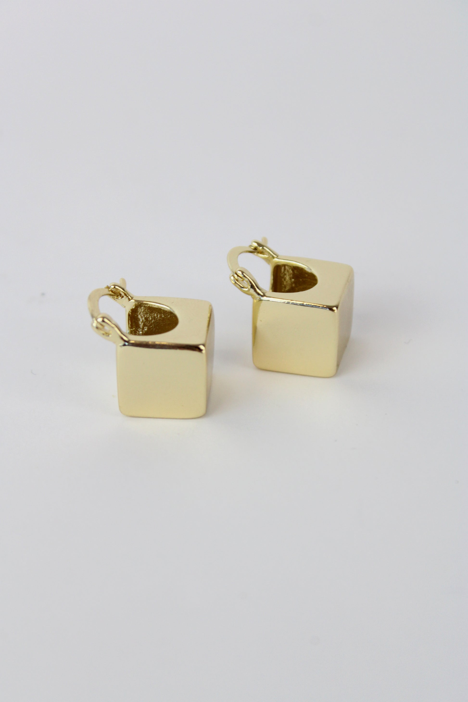 HU 13009 Arracada cubo