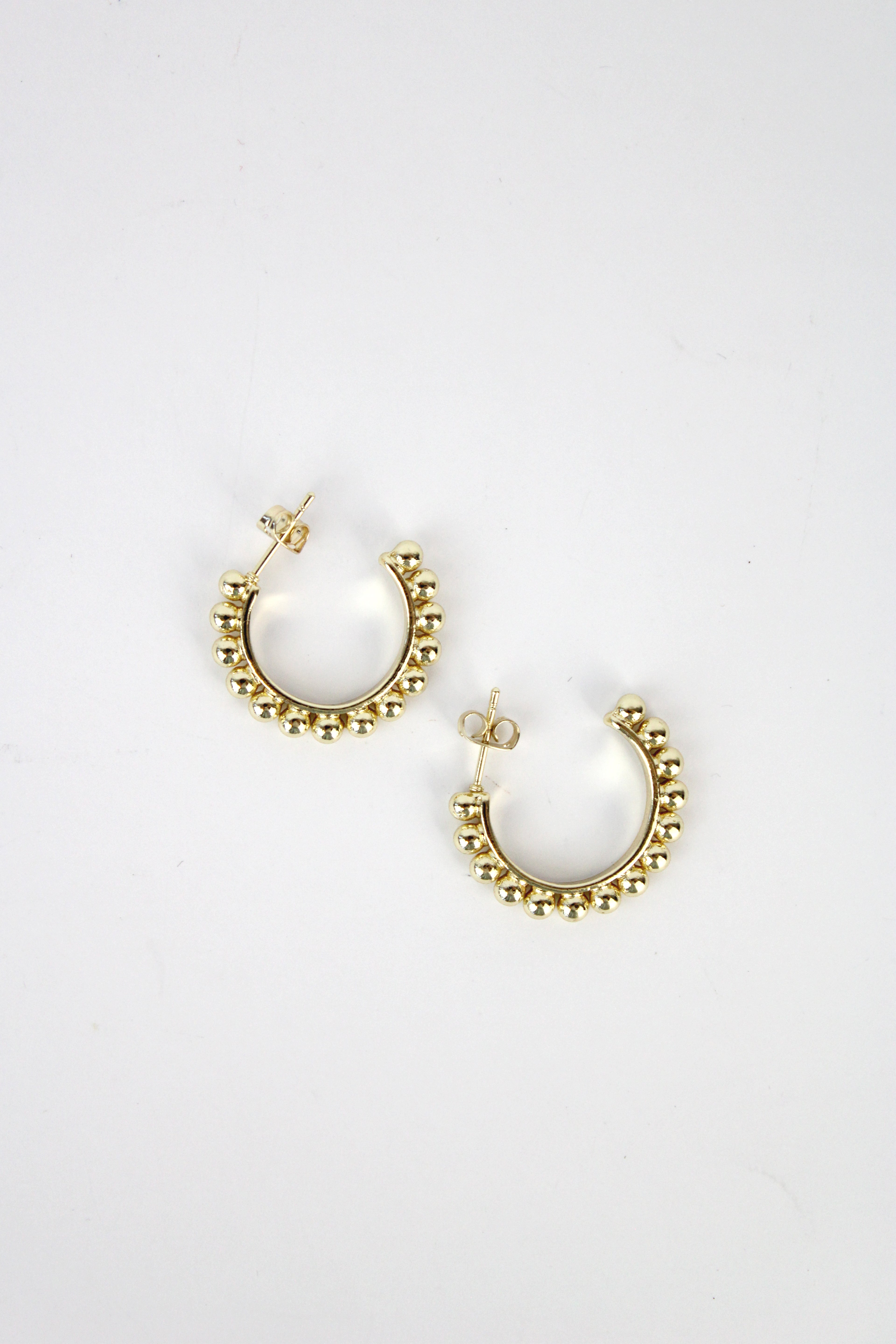 HU 13011 arracada con puntos