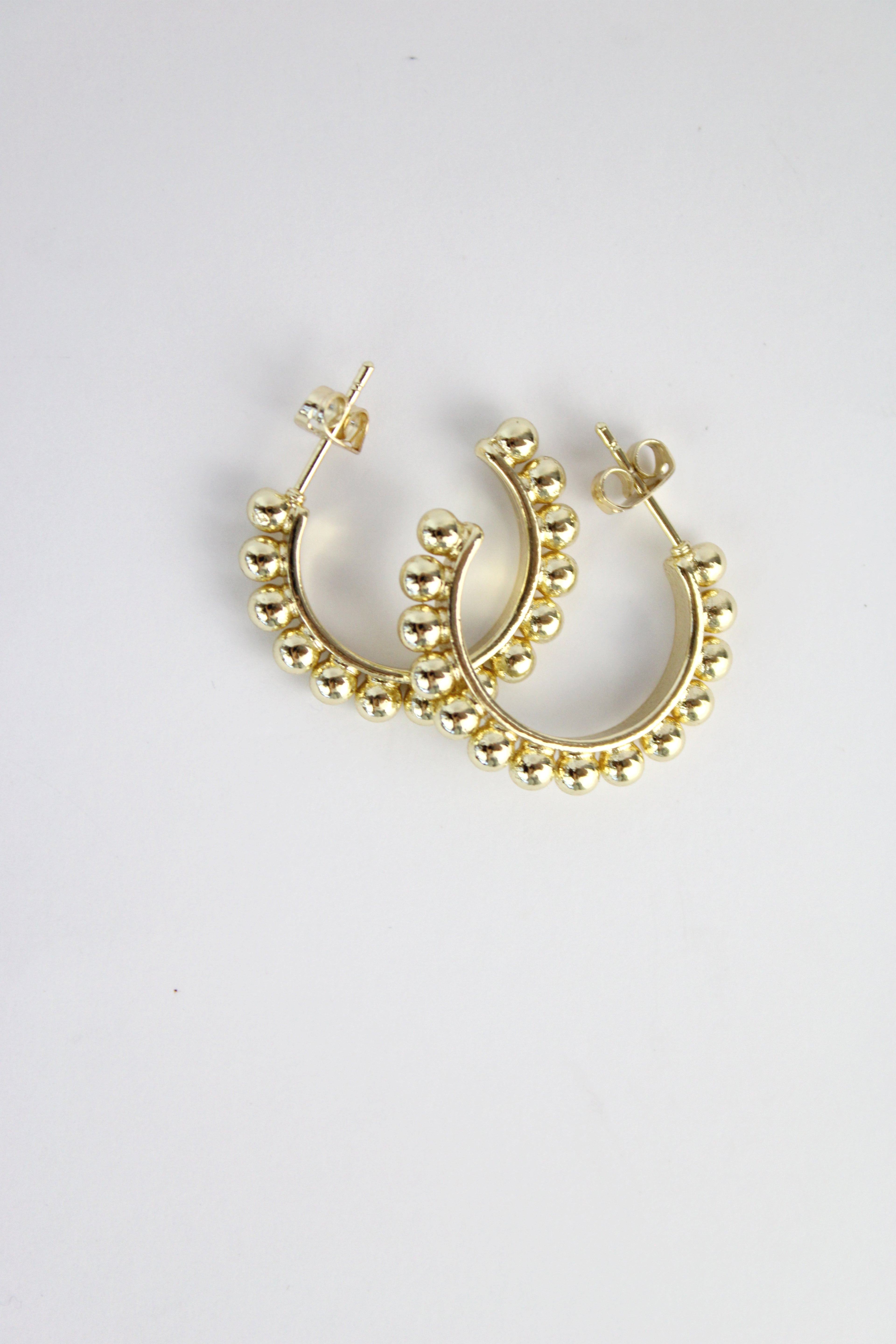 HU 13011 arracada con puntos