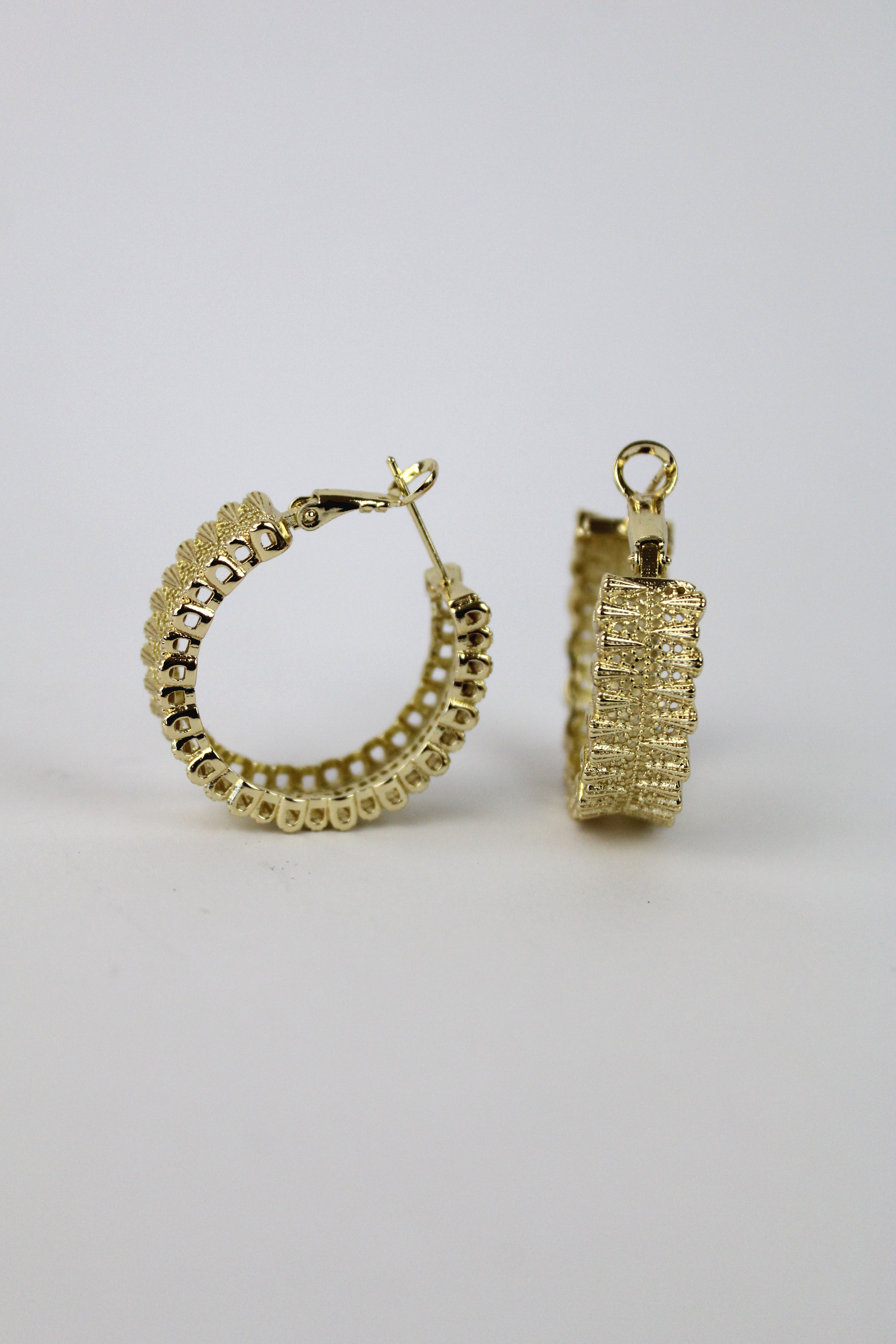 HU13024 Arracada triángulos y puntos