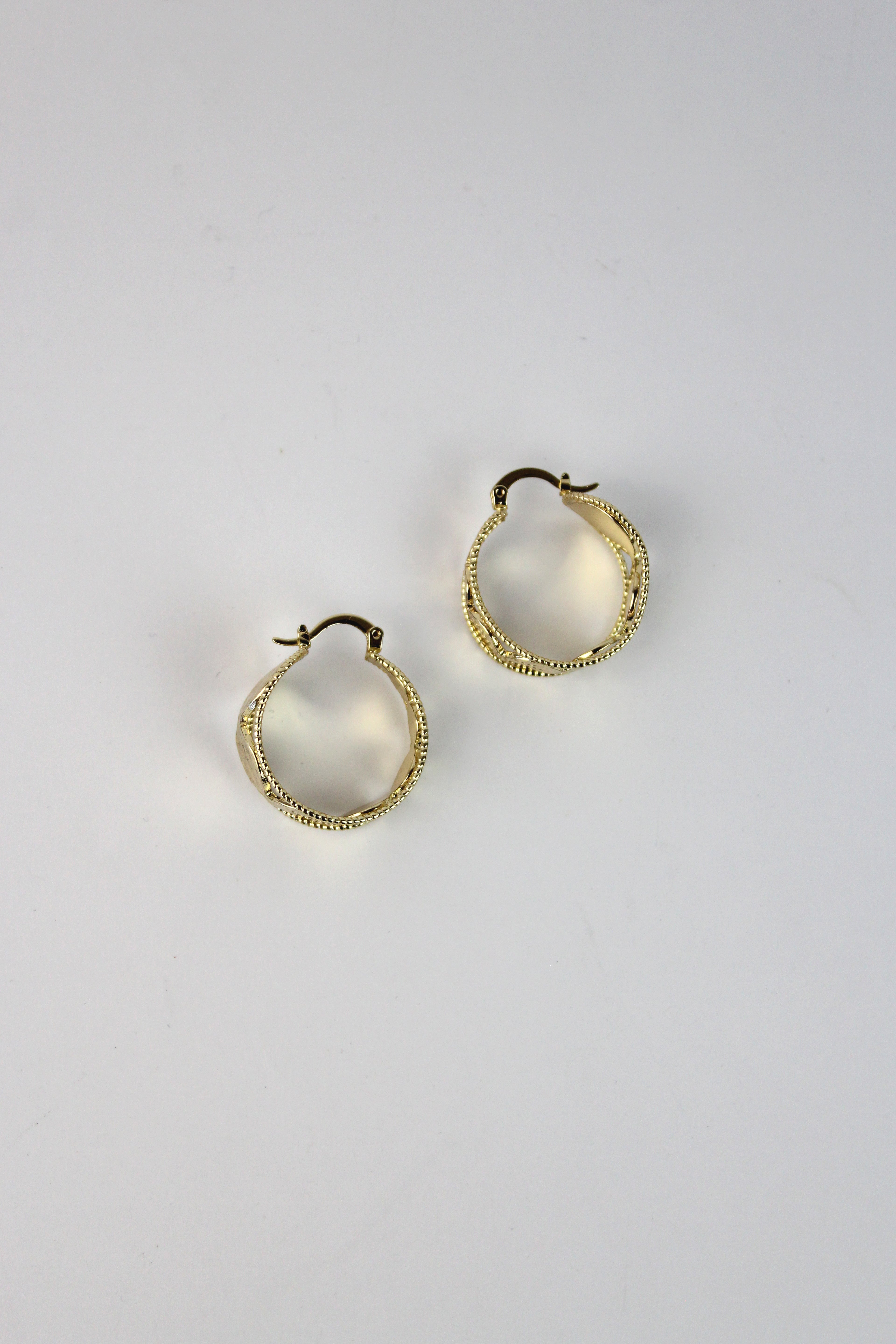 HU 12003 Arracada circular con orilla