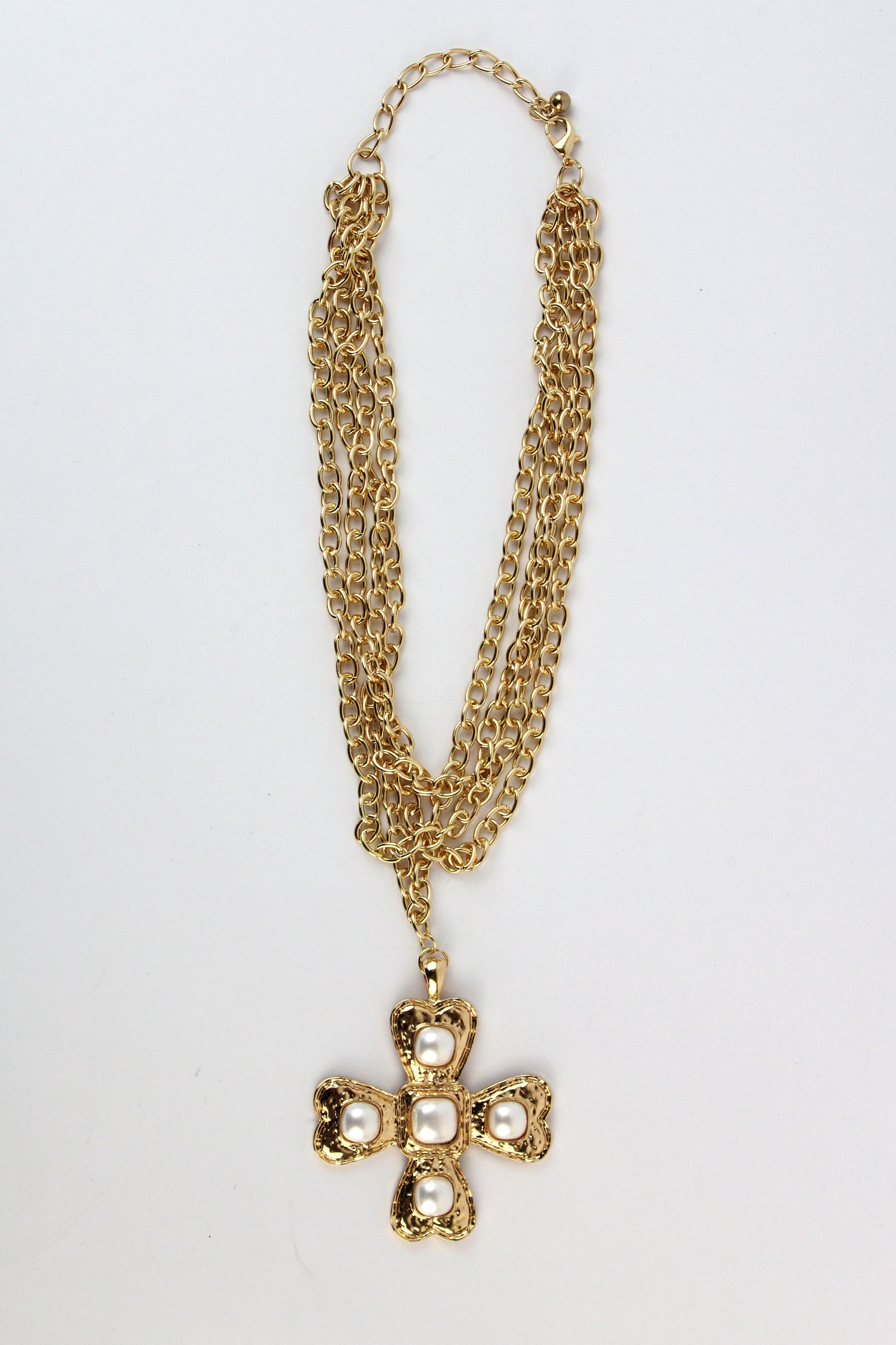 DA026 Collar múltiple trébol con perlas
