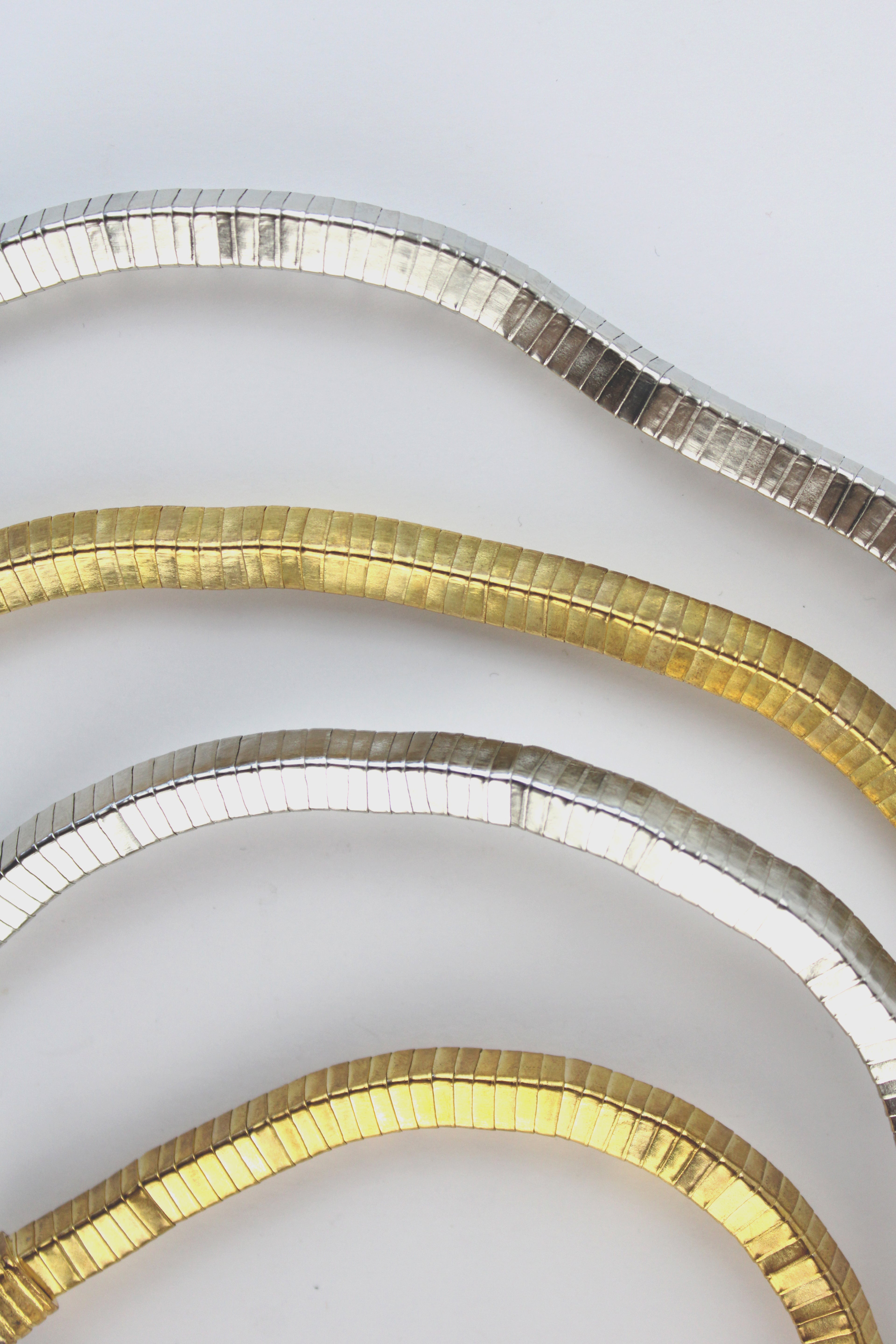 P45727 Collar Cuadradro Alambre Enredado