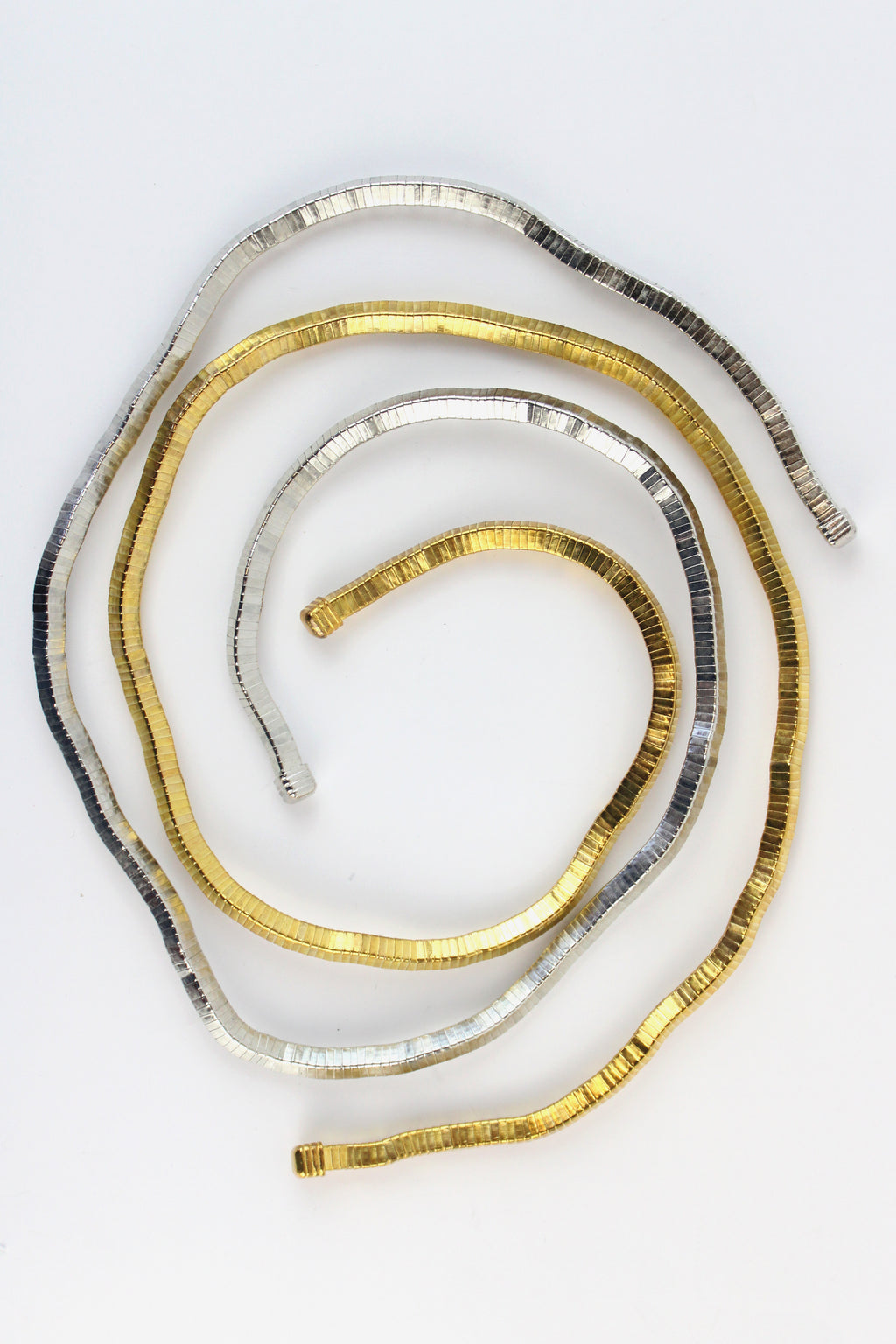 P45727 Collar Cuadradro Alambre Enredado