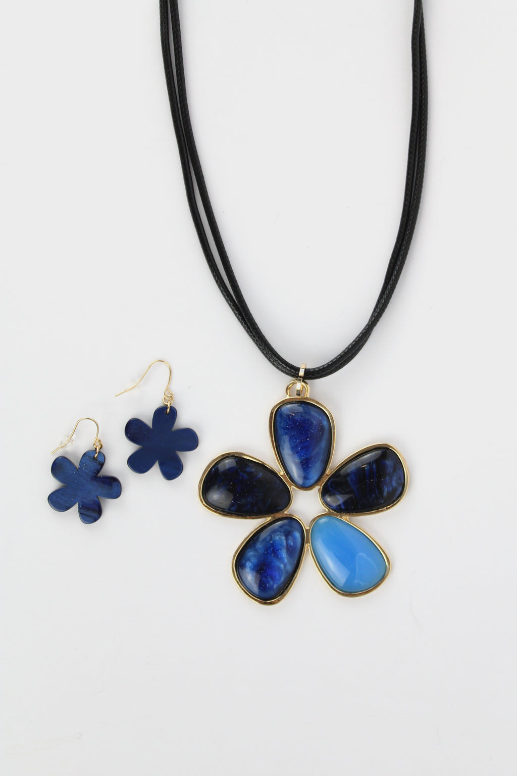 PC03 Collar cuerda flor piedra marmoleada