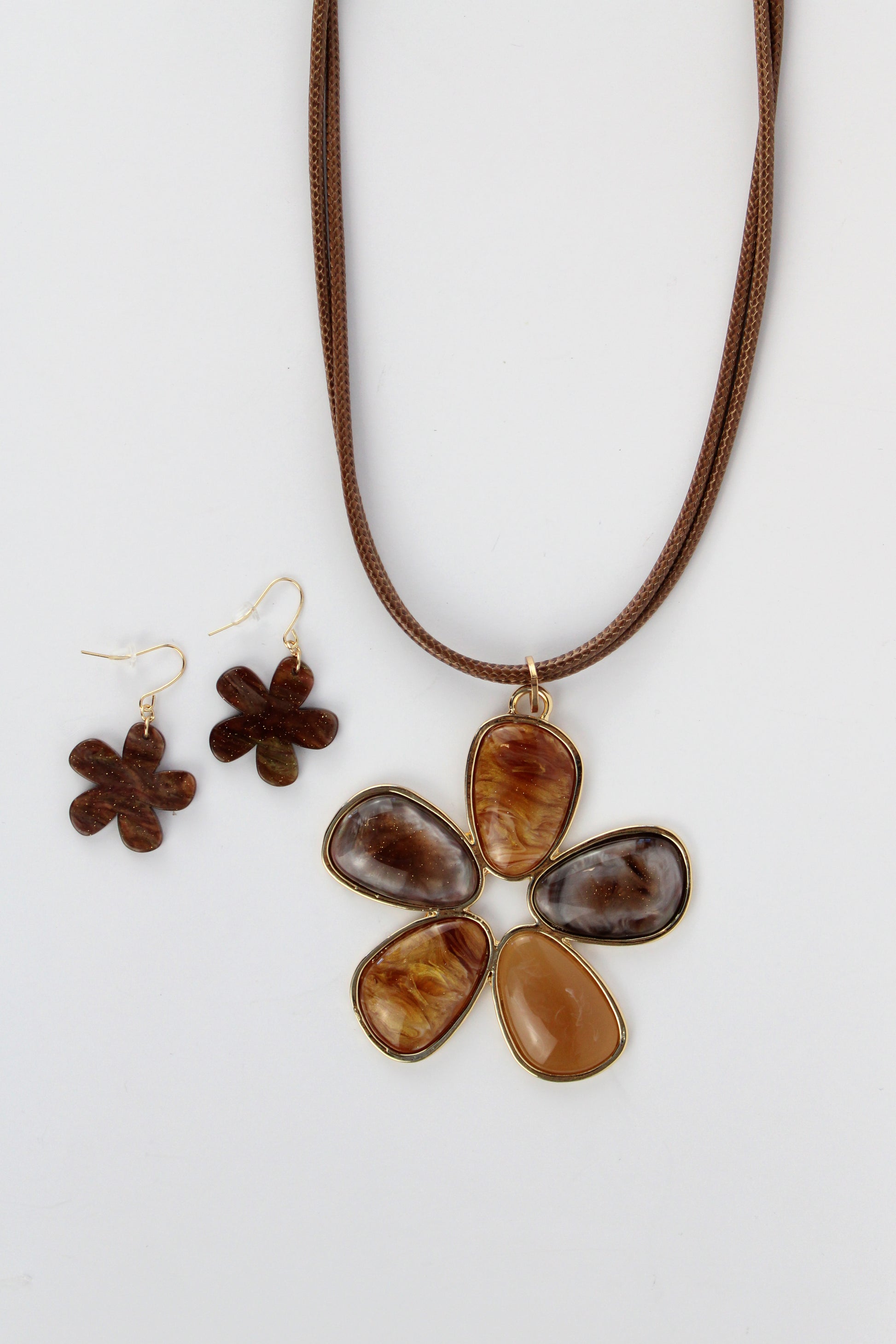 PC03 Collar cuerda flor piedra marmoleada