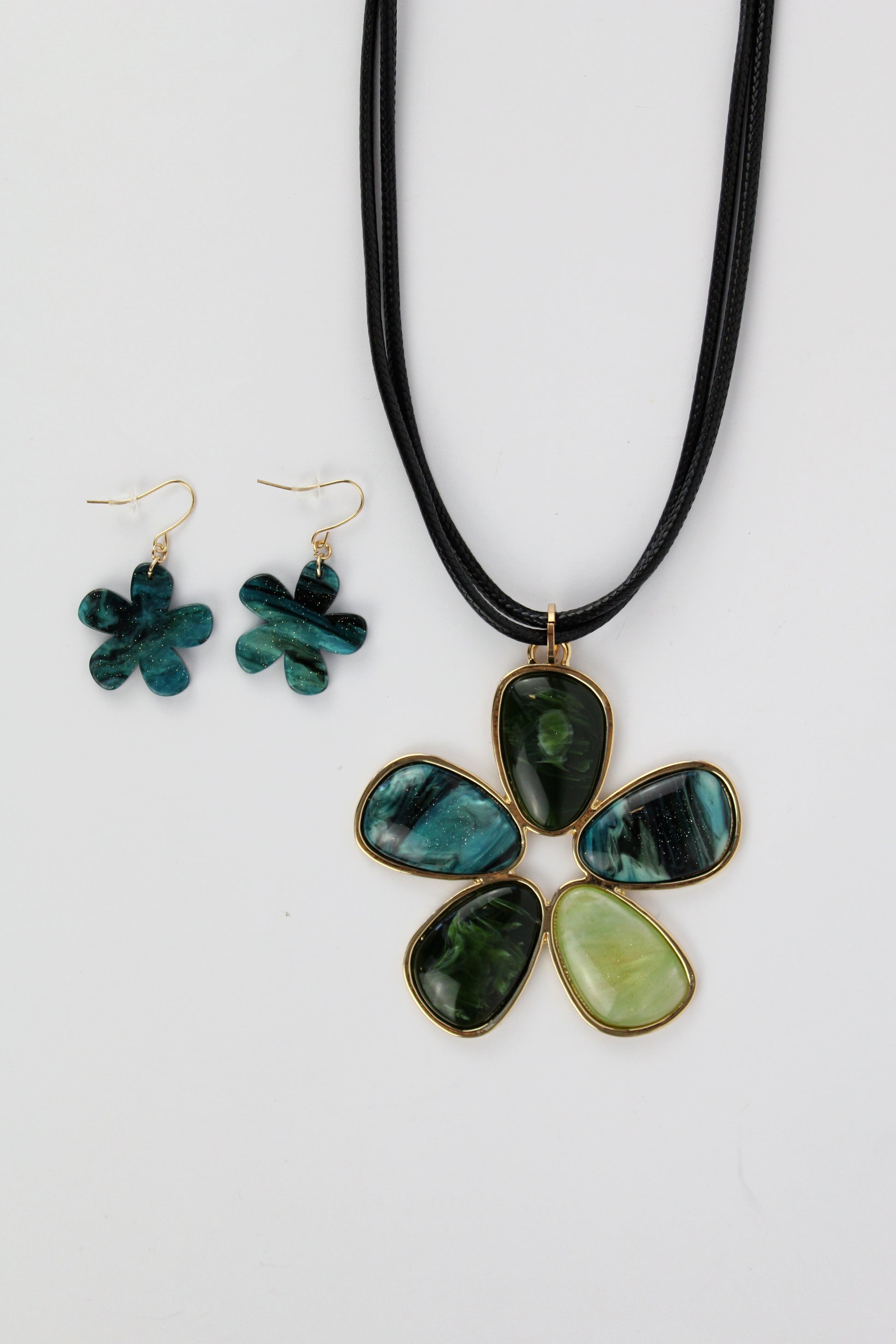 PC03 Collar cuerda flor piedra marmoleada