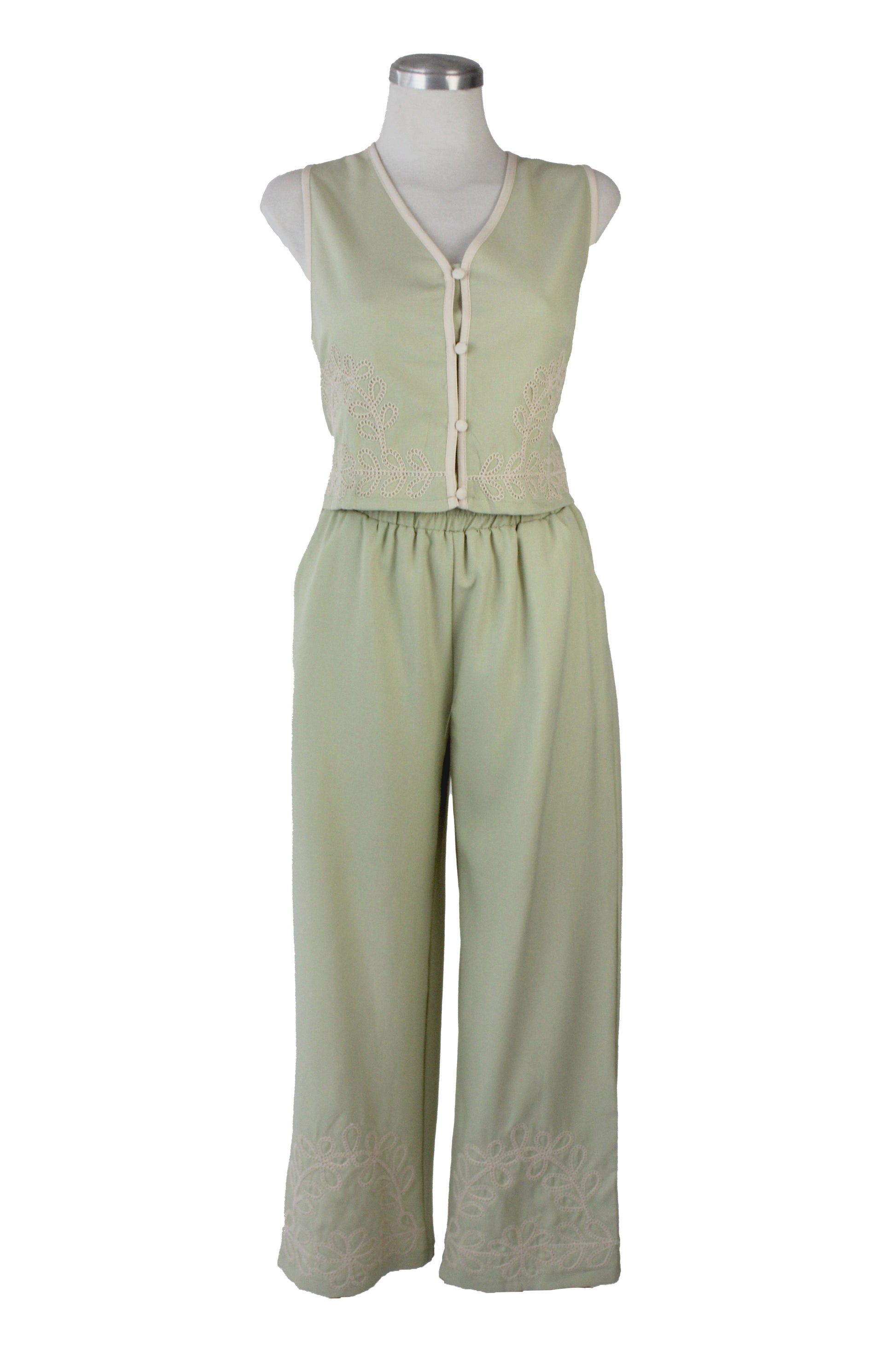 01180 Conjunto Chaleco Y Pantalón Bordado Beige