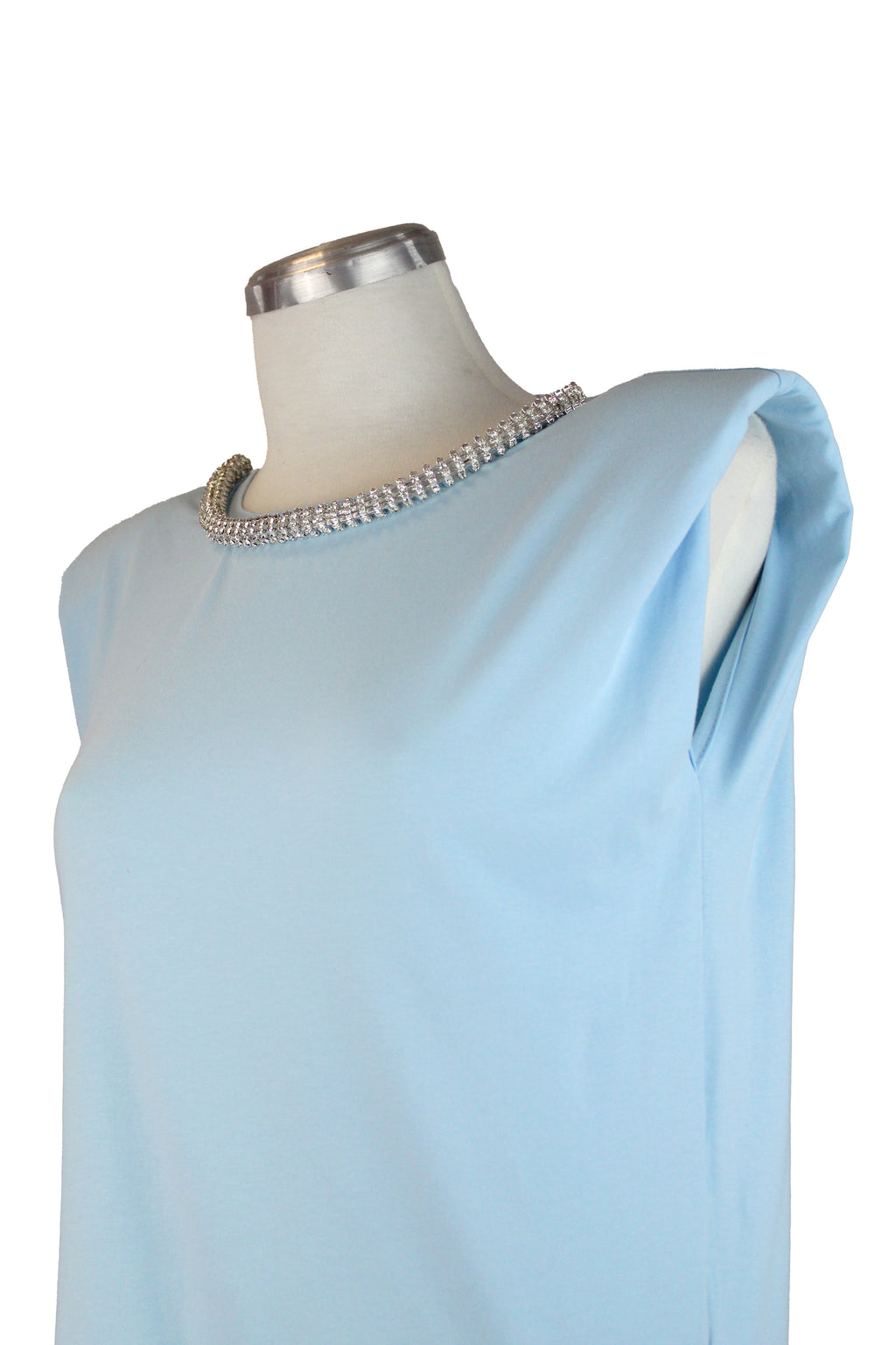 T150 Blusa Sin Manga Cuello Circular Con Joyería
