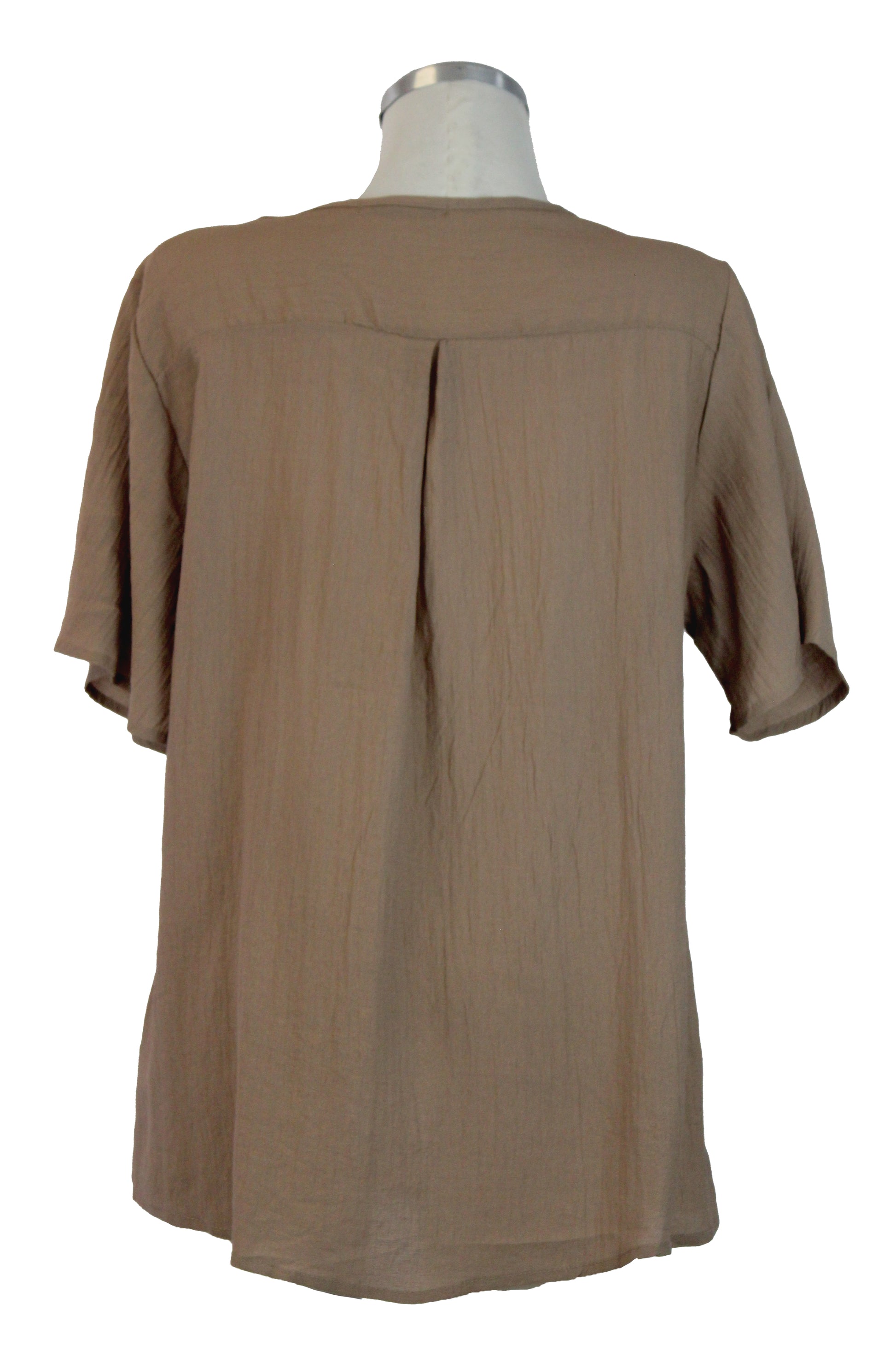 FM5016 Blusa Con Bordado En Cuello