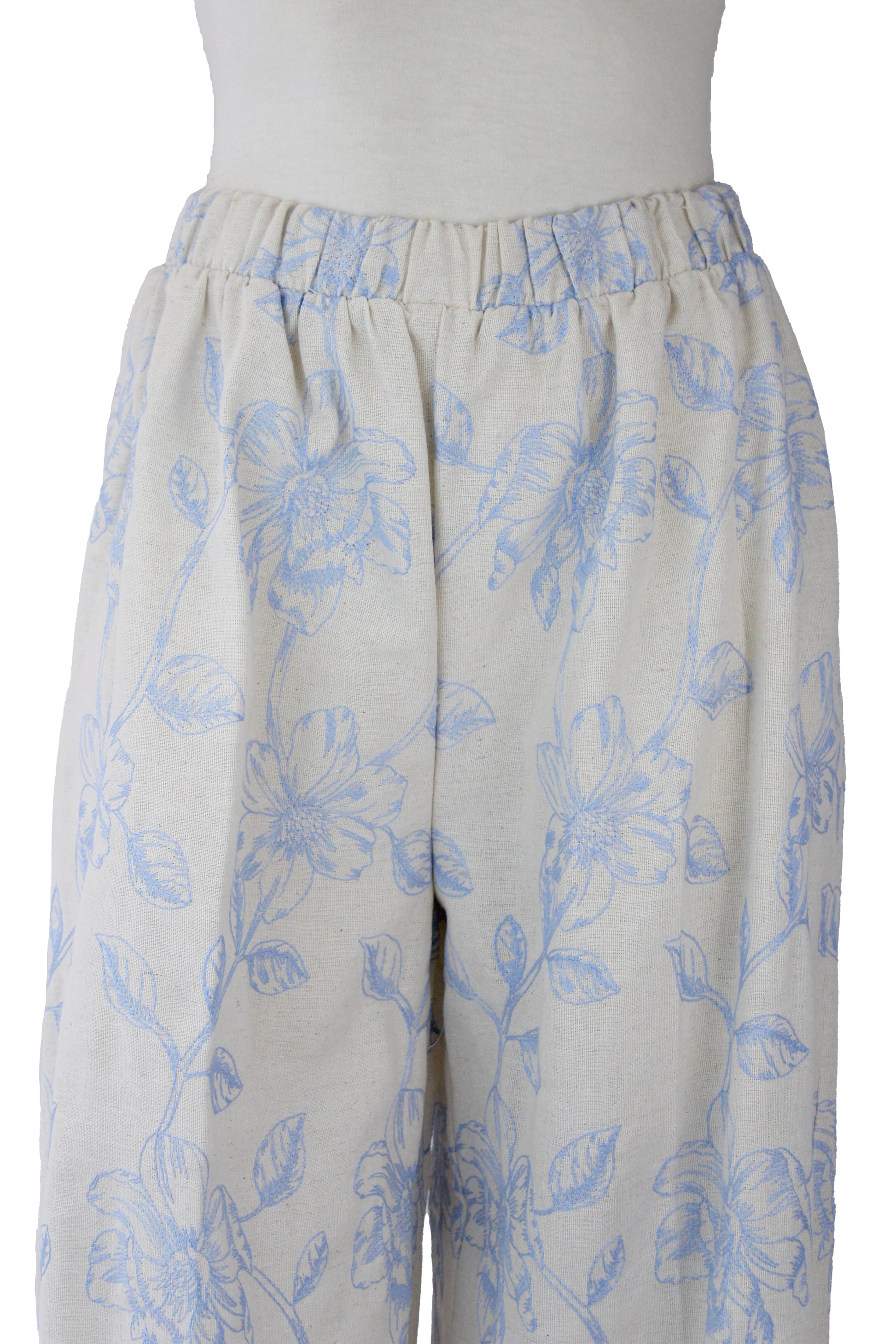 12552 Pantalón Bordado Hojas Y Flores