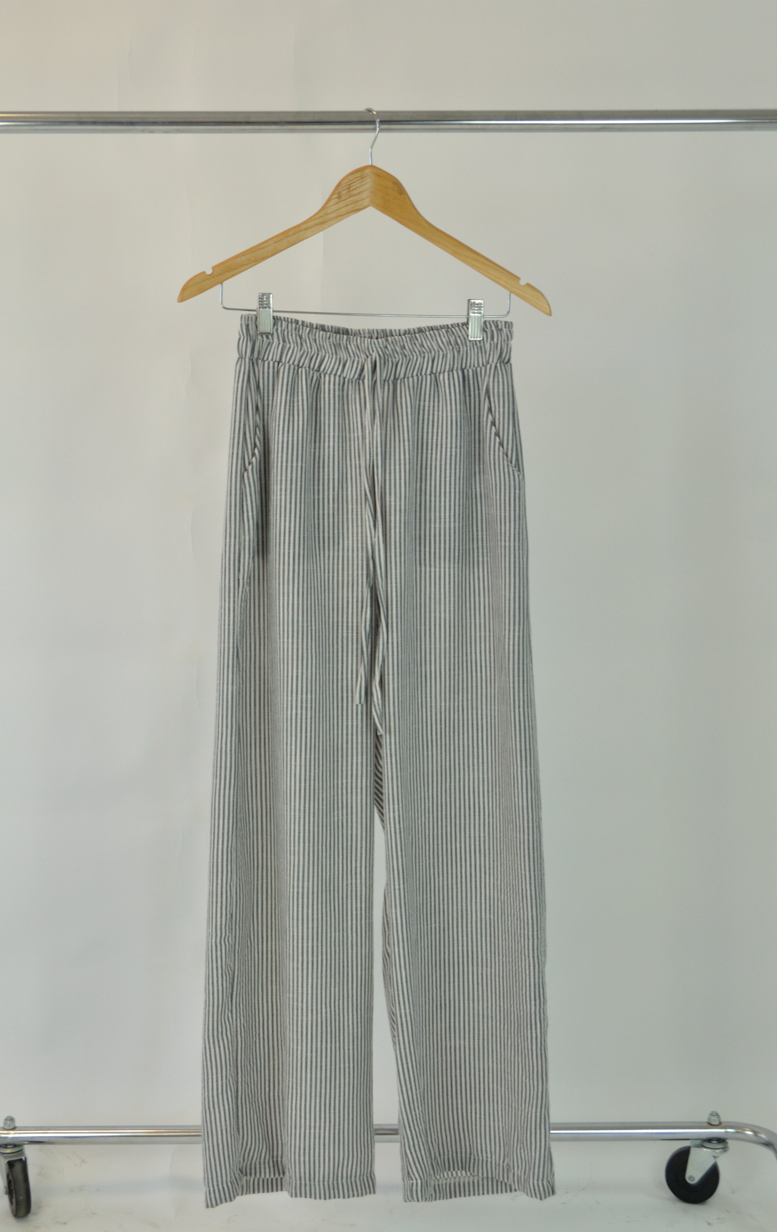 2313 Pantalón Rayado Corte Recto Con Jareta